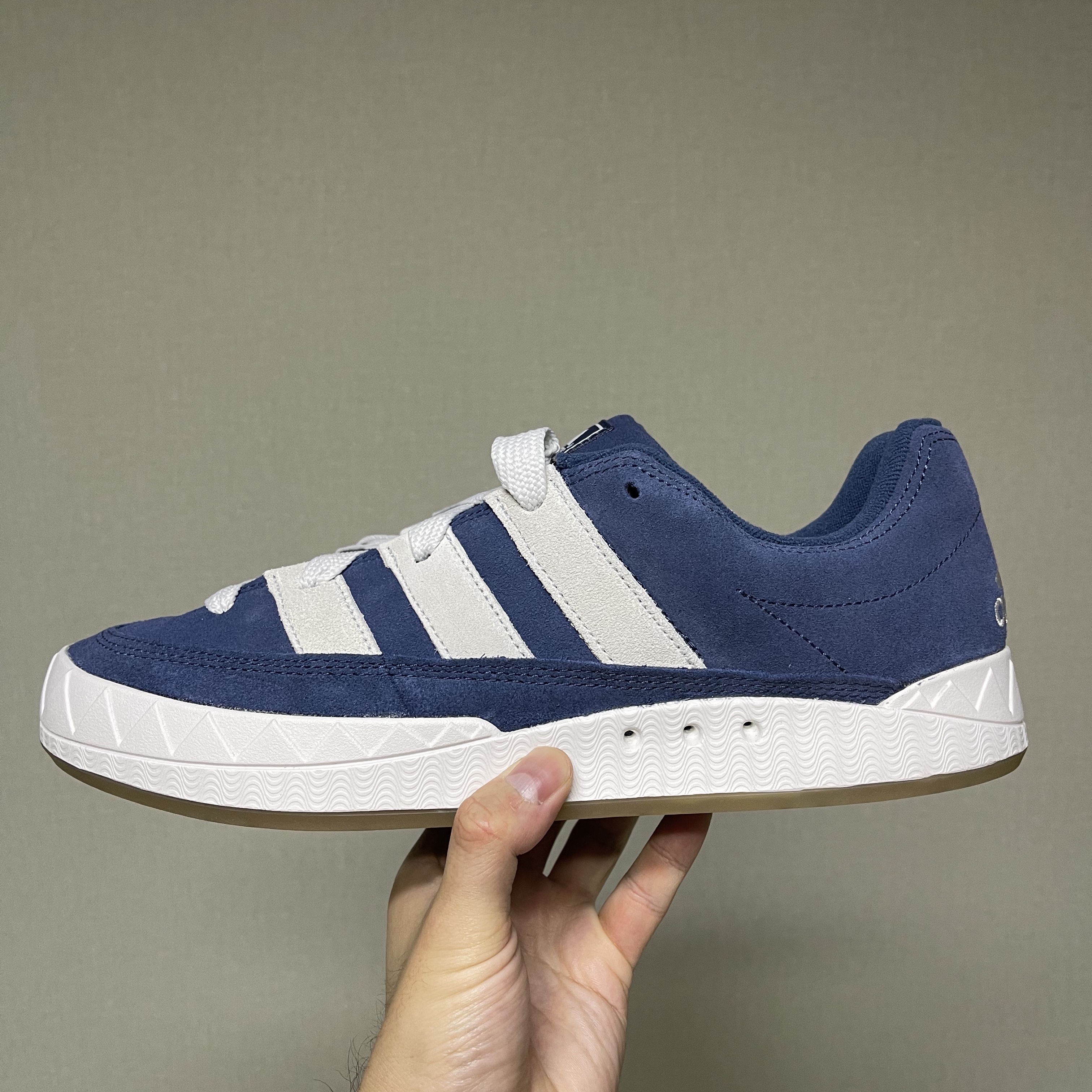 Adidas Adimatic Night Marin 착용 스타일 - 2