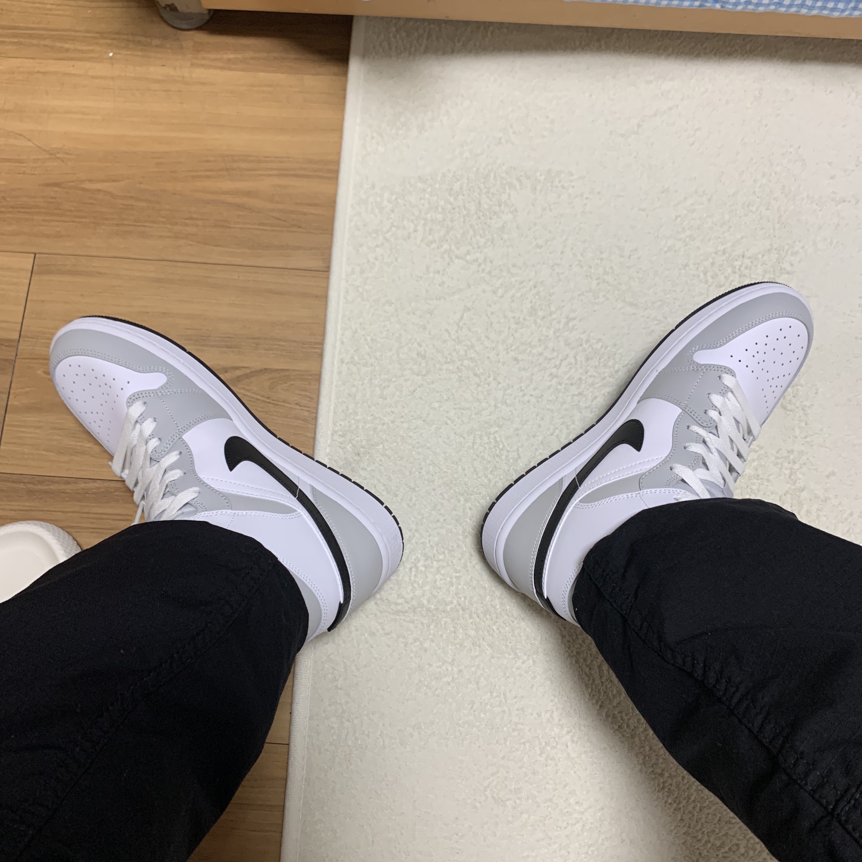 (W) Jordan 1 Mid Grey Fog 착용 스타일 - 3