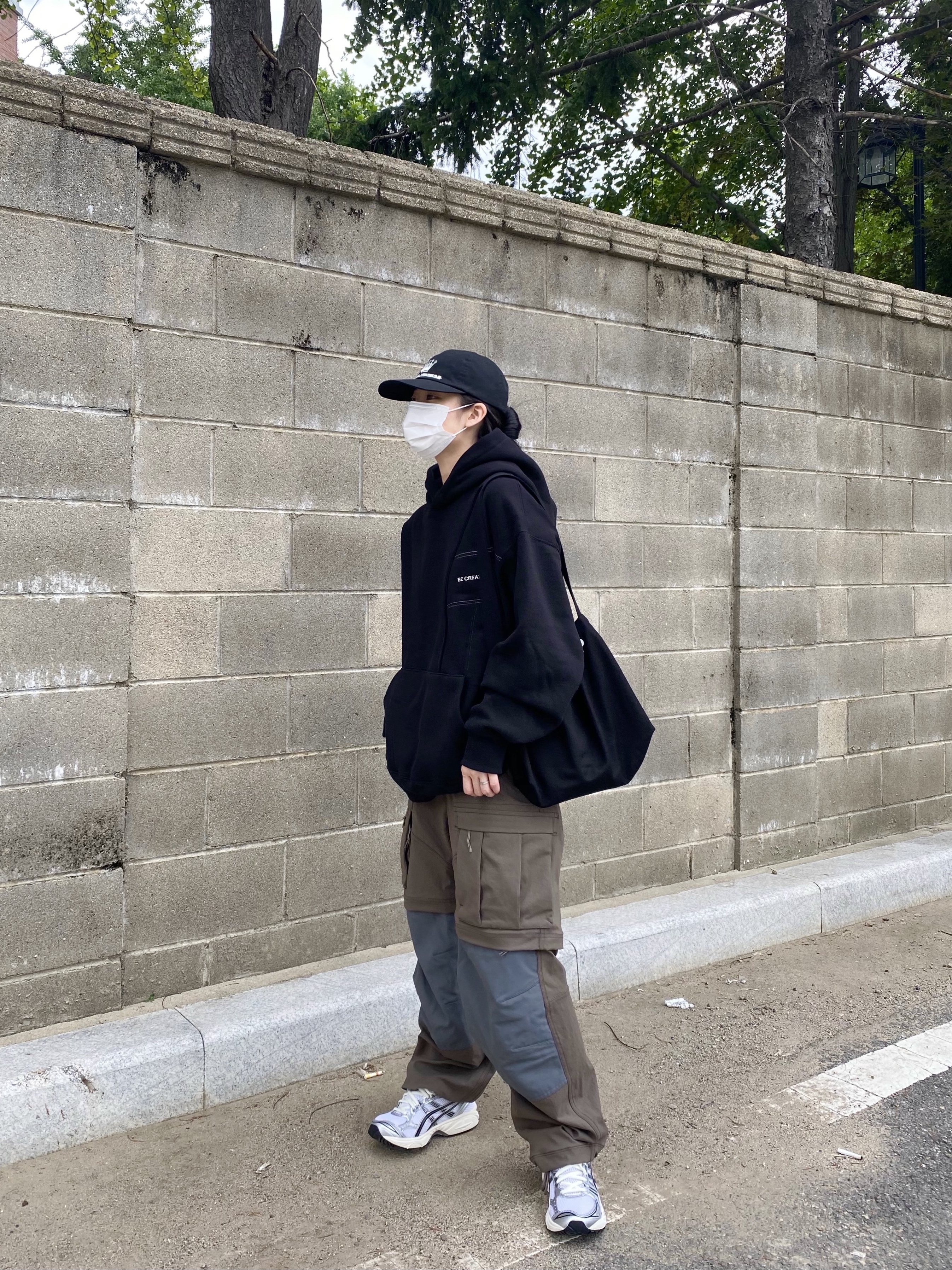 Asics x JJJJound Gel-Kayano 14 Silver Black, Nike NRG ACG Smith Summit Cargo Pants Ironstone - Asia 착용 스타일 - 5