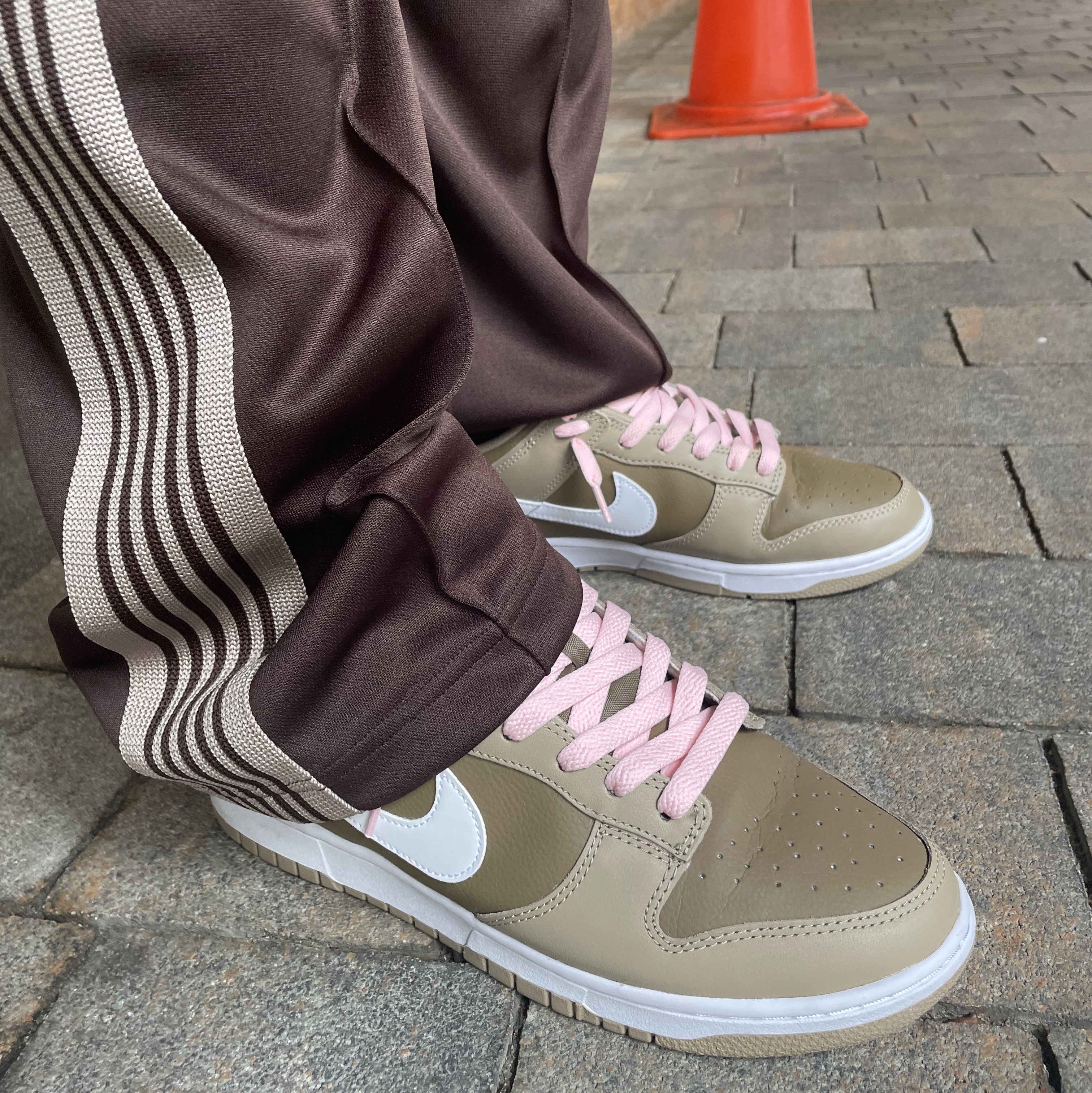 Nike Dunk Low Retro Khaki Hazel Rush 착용 스타일 - 2