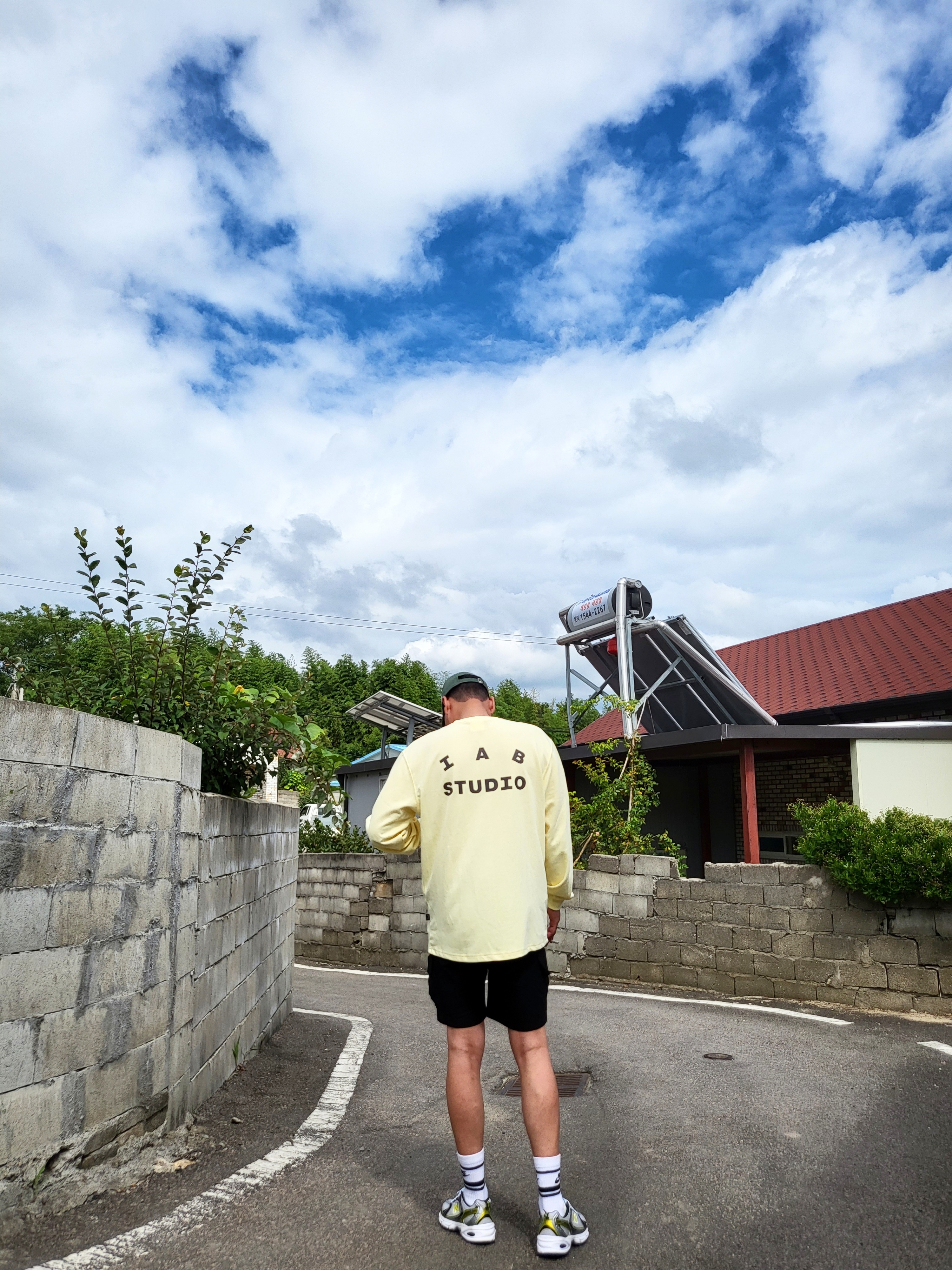 IAB Studio Long Sleeve Lemon 착용 스타일 - 1