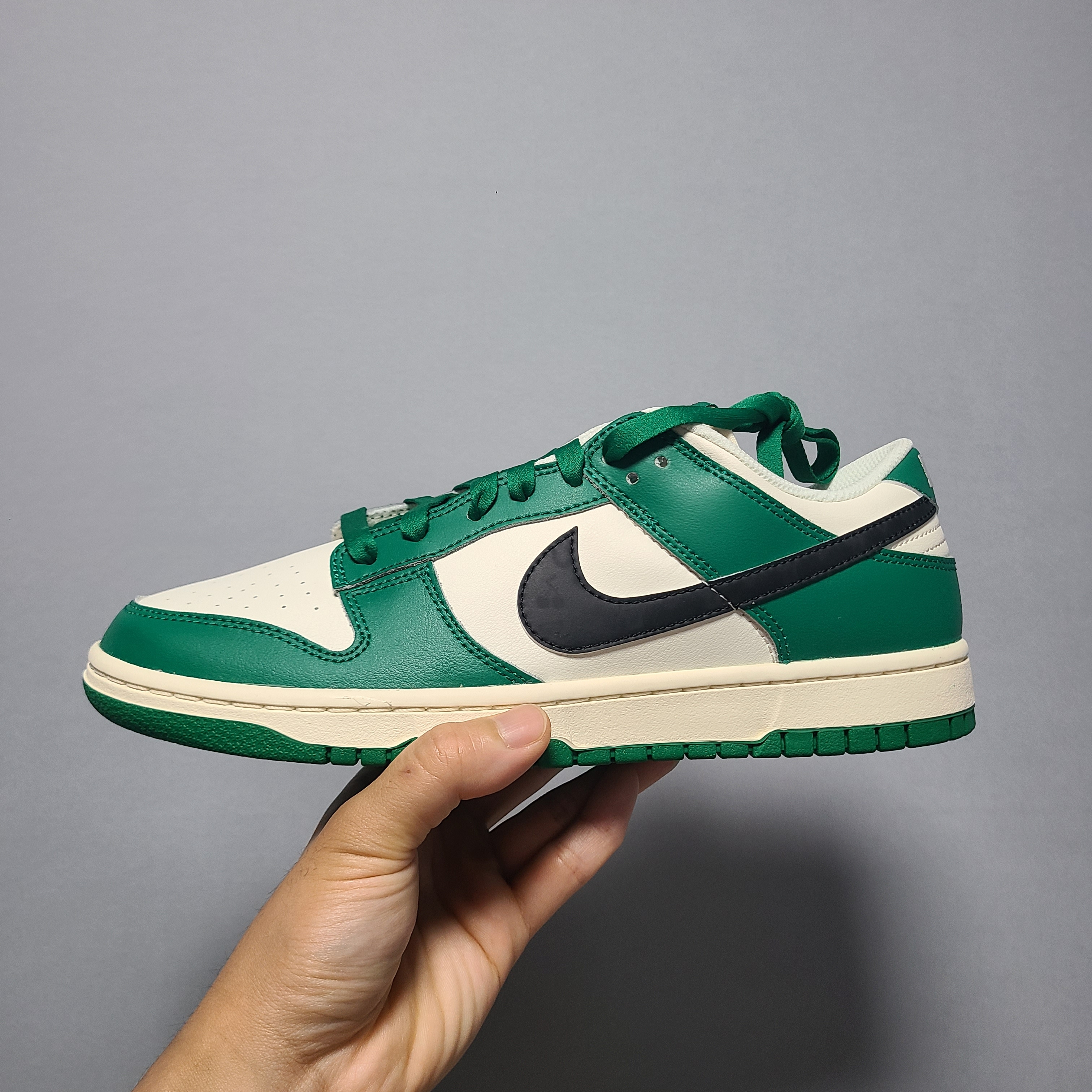 Nike Dunk Low Retro SE Jackpot Malachite 착용 스타일