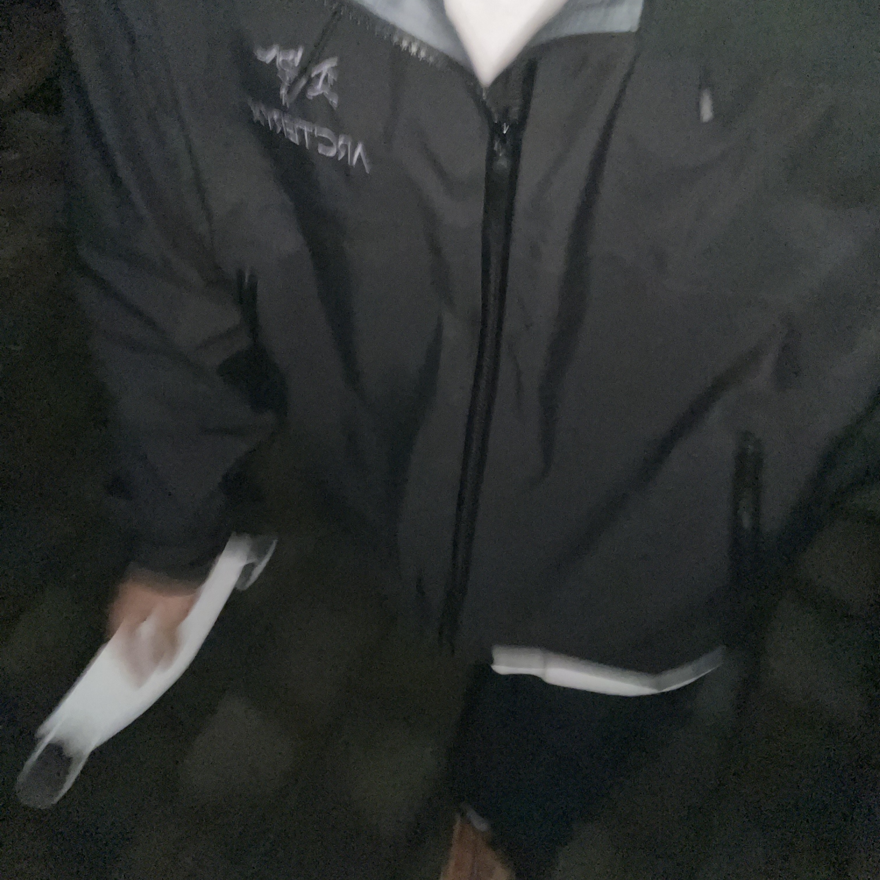Arc'teryx Beta AR Jacket Black, Salomon XT-6 Apricot Buff 착용 스타일 - 1