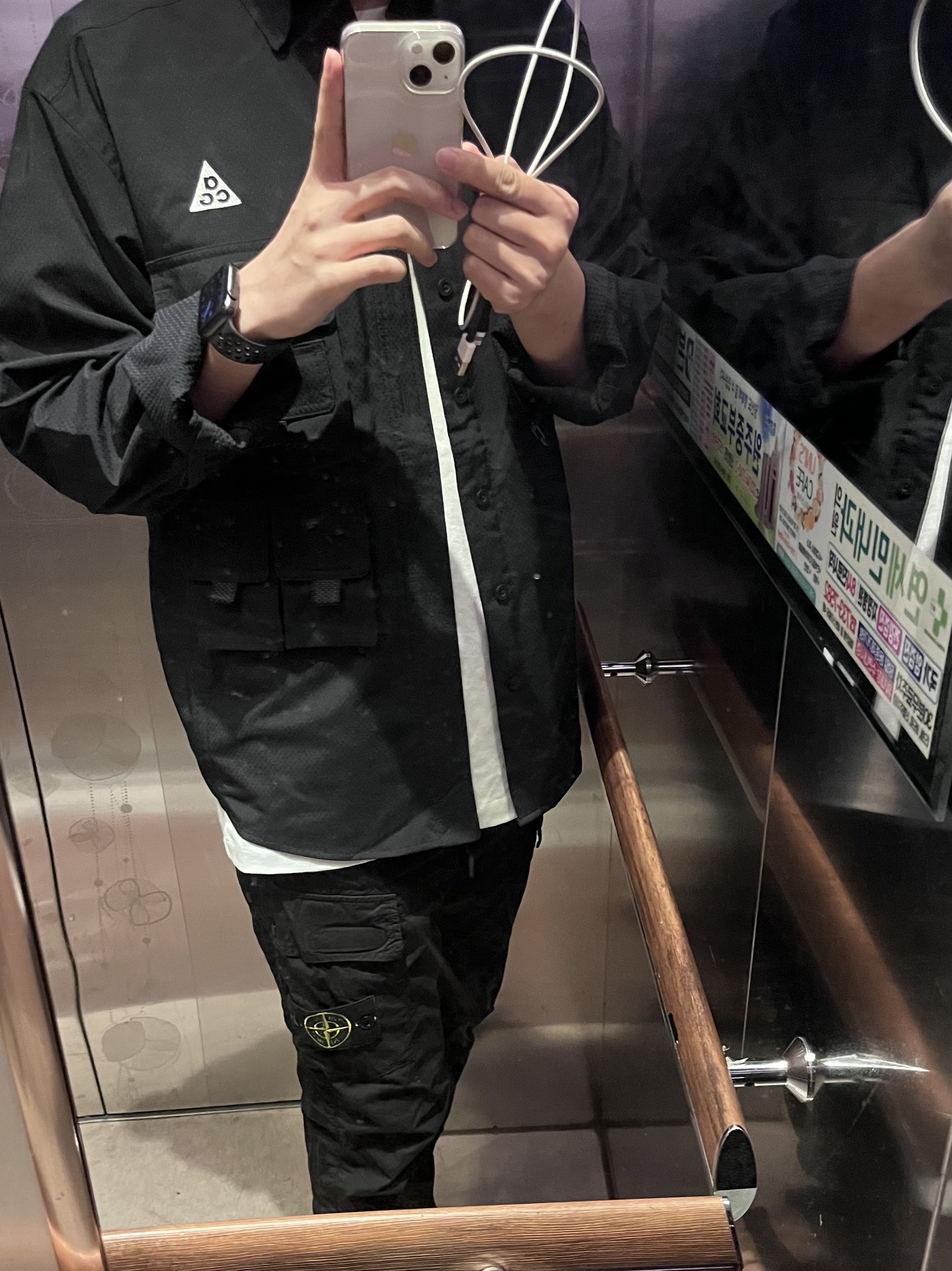 Nike ACG Devastation Trail Work Shirt Black - Asia, Stone Island 31303 Cargo Pants Black - 21SS 착용 스타일