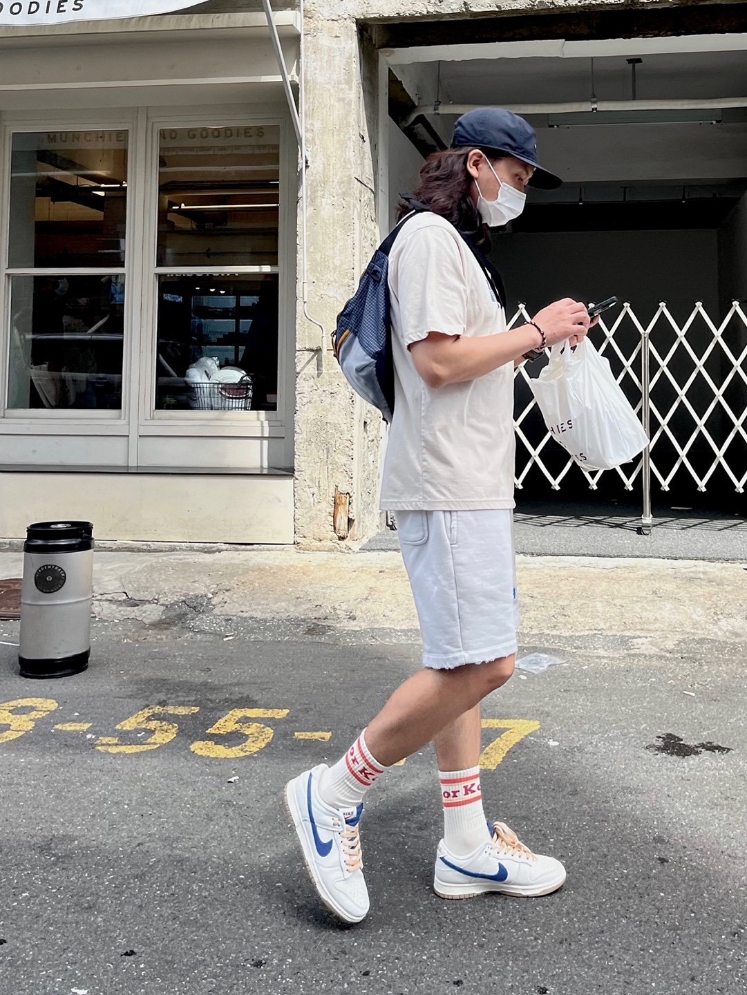 Nike Dunk Low SE Sail Dark Marina Blue 착용 스타일
