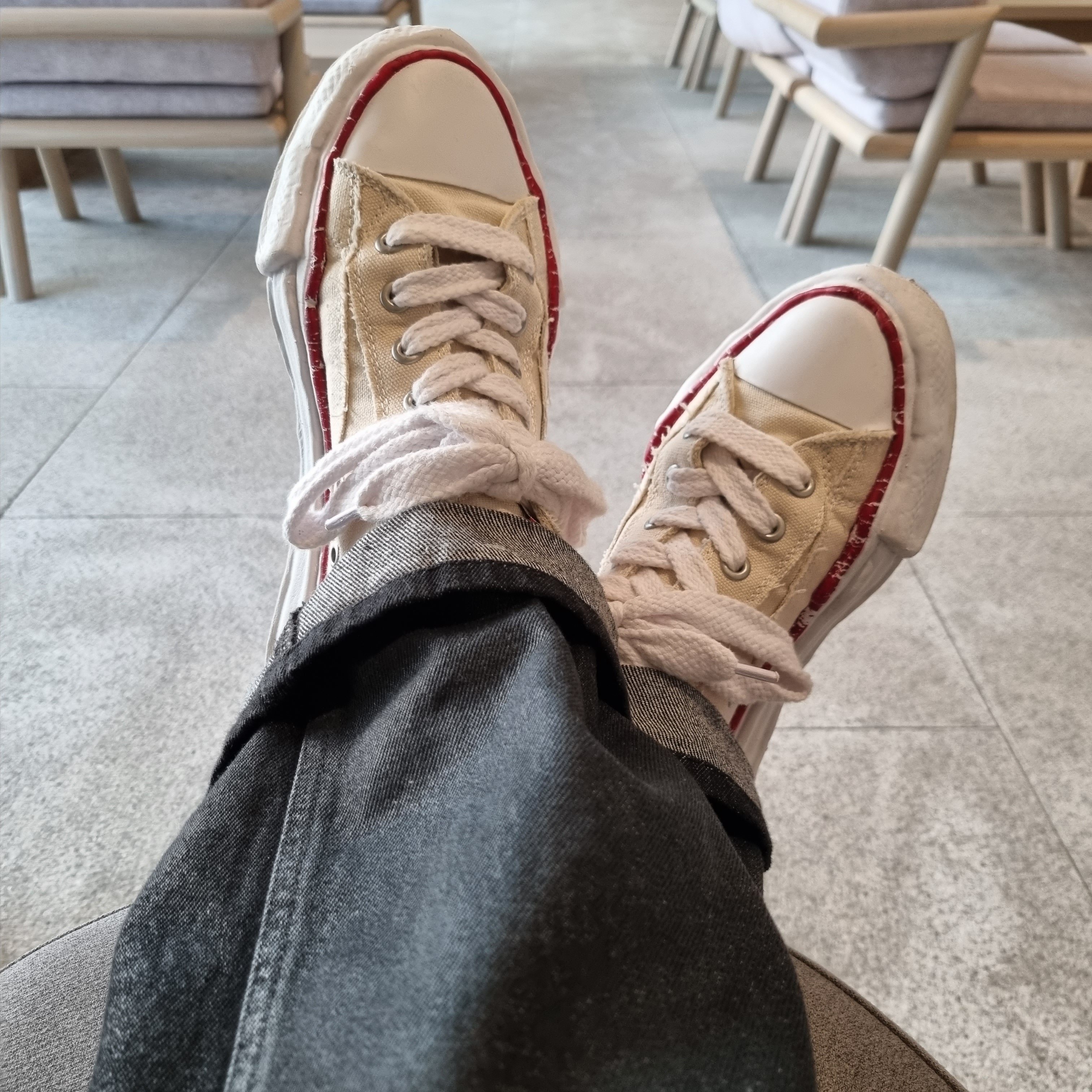 Maison Mihara Yasuhiro Peterson OG Sole Canvas Low-top Sneakers Natural 착용 스타일