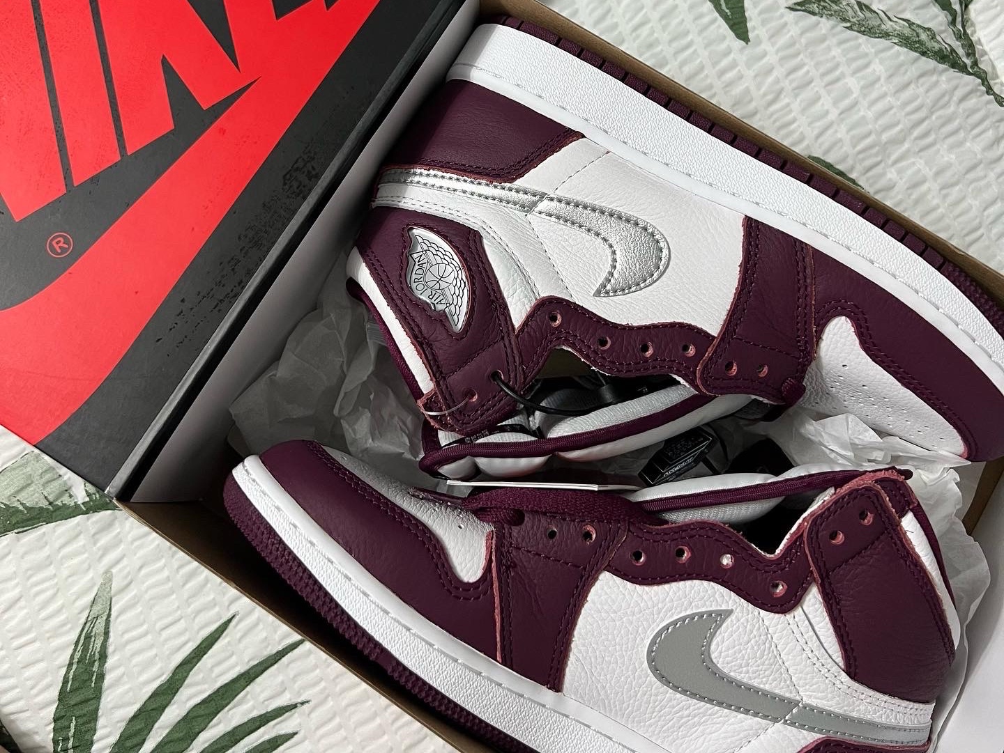 (GS) Jordan 1 Retro High OG Bordeaux 착용 스타일 - 3