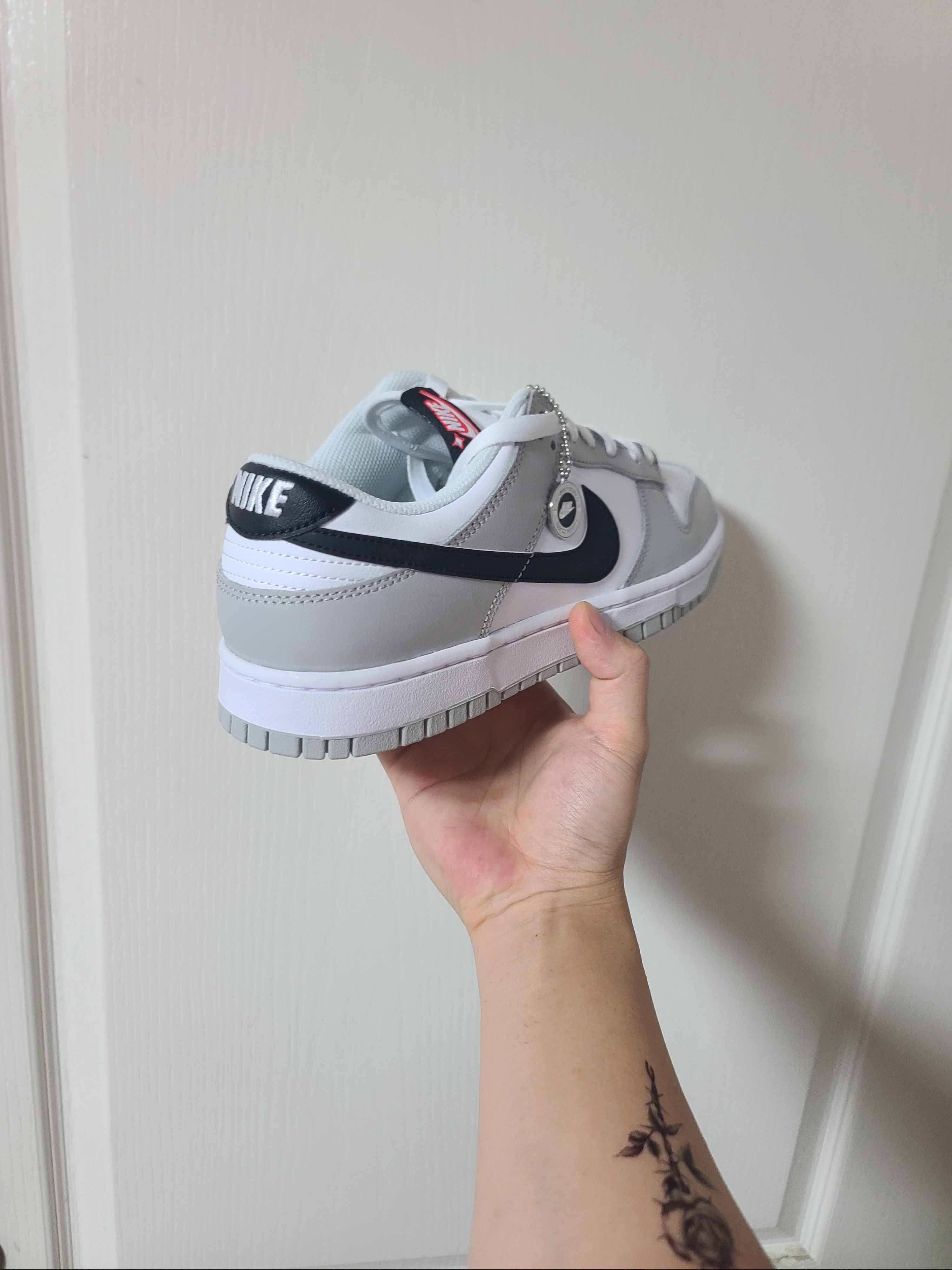 Nike Dunk Low Retro SE Jackpot Grey Fog 착용 스타일 - 2