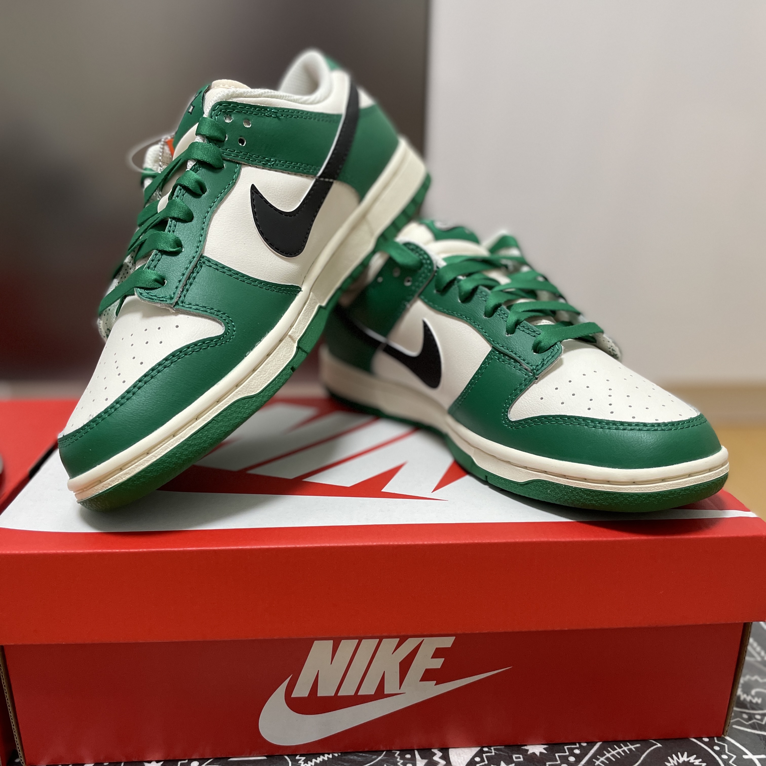 Nike Dunk Low Retro SE Jackpot Grey Fog, Nike Dunk Low Retro SE Jackpot Malachite 착용 스타일 - 3