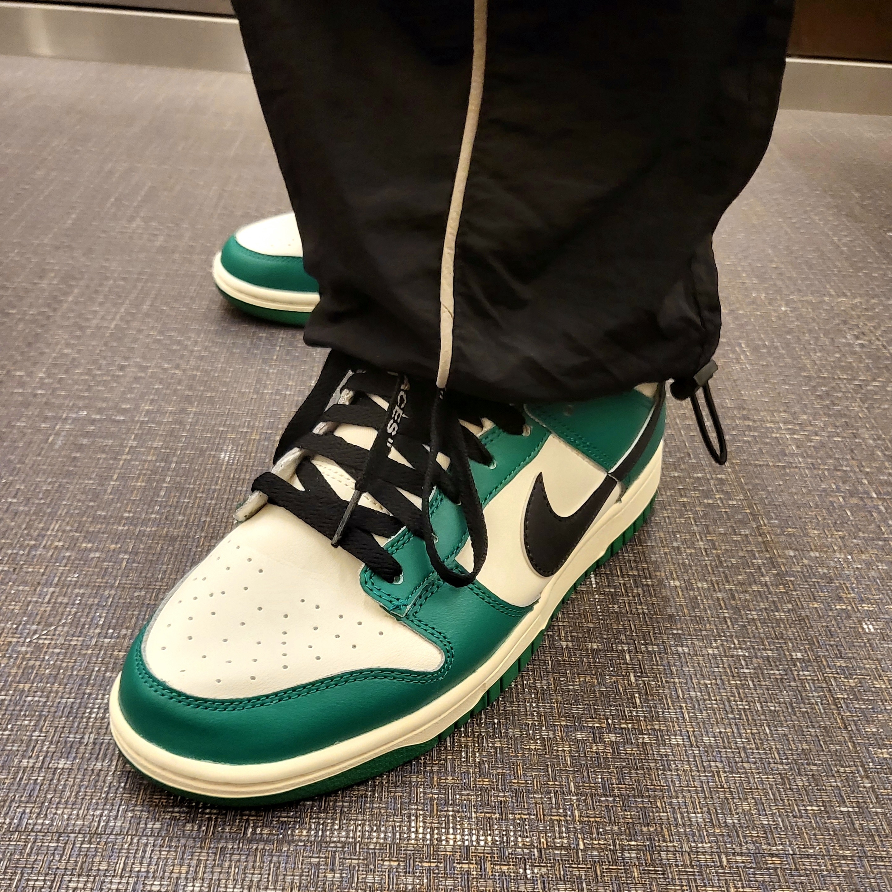 Nike Dunk Low Retro SE Jackpot Malachite 착용 스타일