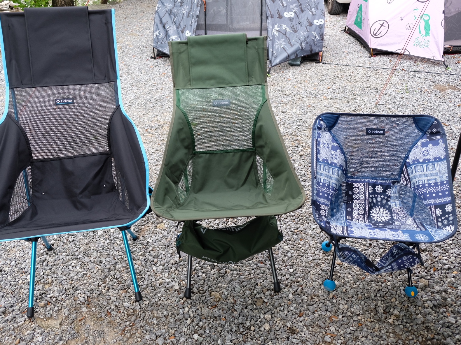 Helinox Chair One Blue Bandanna Quilt, Helinox Savanna Chair Black 착용 스타일 - 3