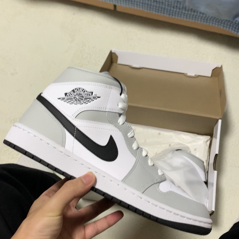 (W) Jordan 1 Mid Grey Fog 착용 스타일 - 4