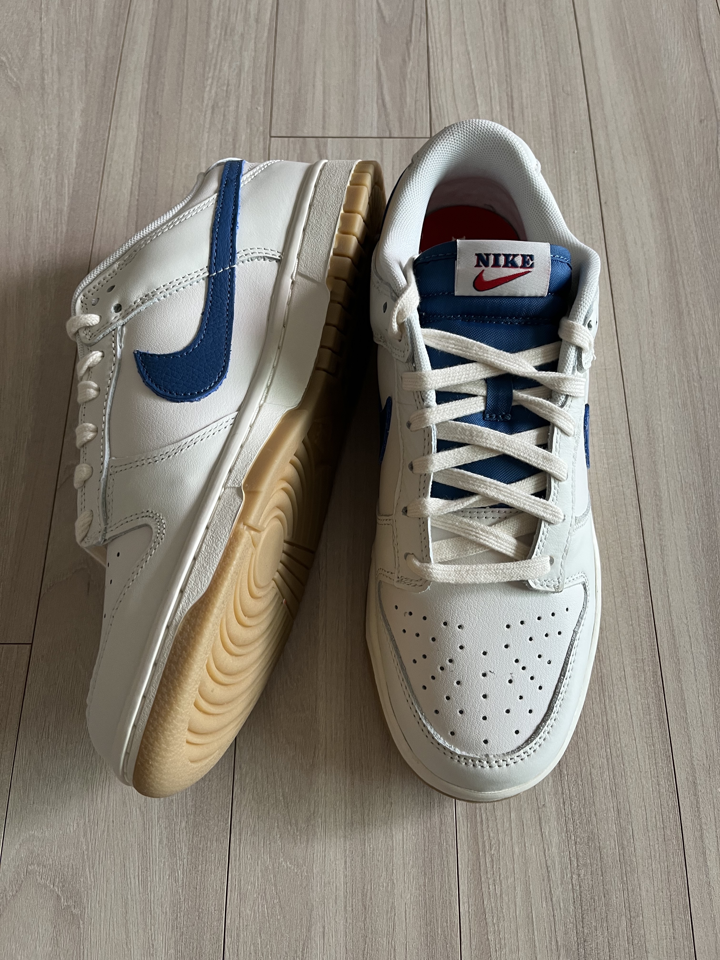 Nike Dunk Low SE Sail Dark Marina Blue 착용 스타일 - 2