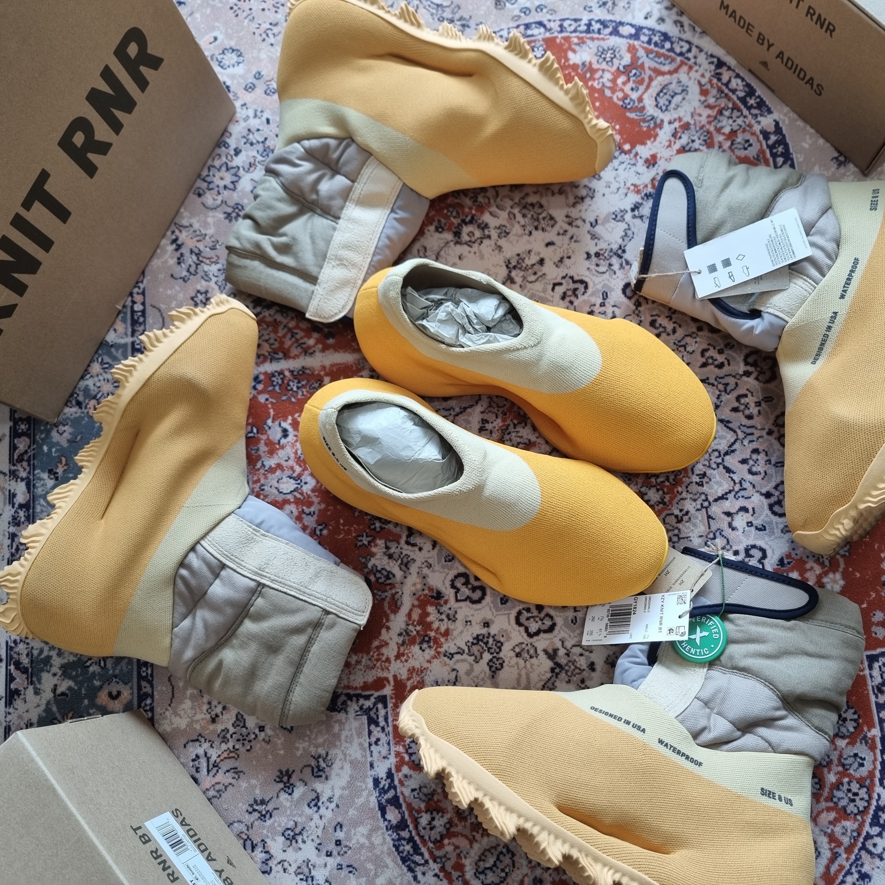 Adidas Yeezy Knit RNR Sulfur, adidas Yeezy Knit RNR Boot Sulfur 착용 스타일