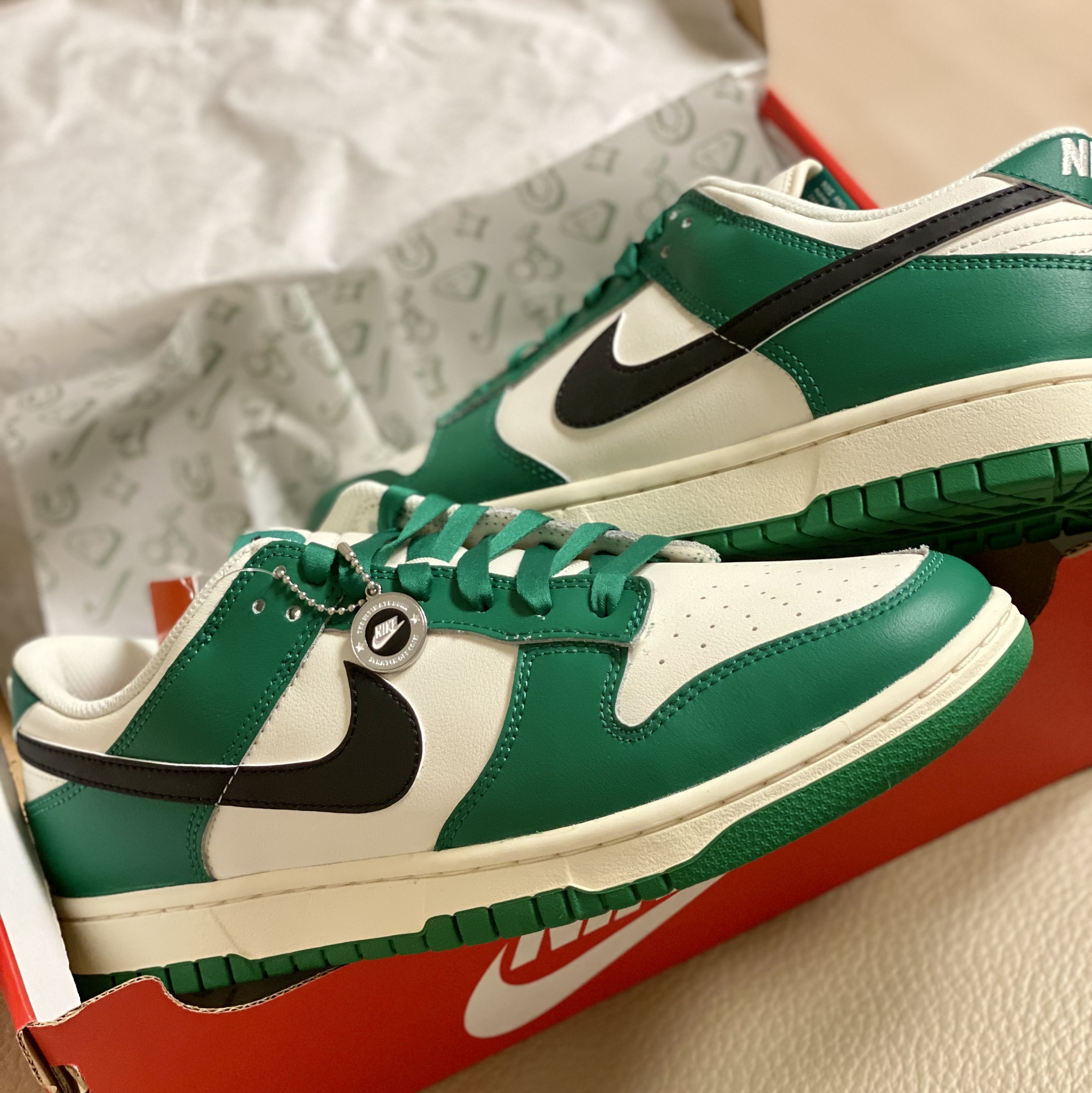 Nike Dunk Low Retro SE Jackpot Malachite, Nike Dunk Low Retro SE Jackpot Grey Fog 착용 스타일