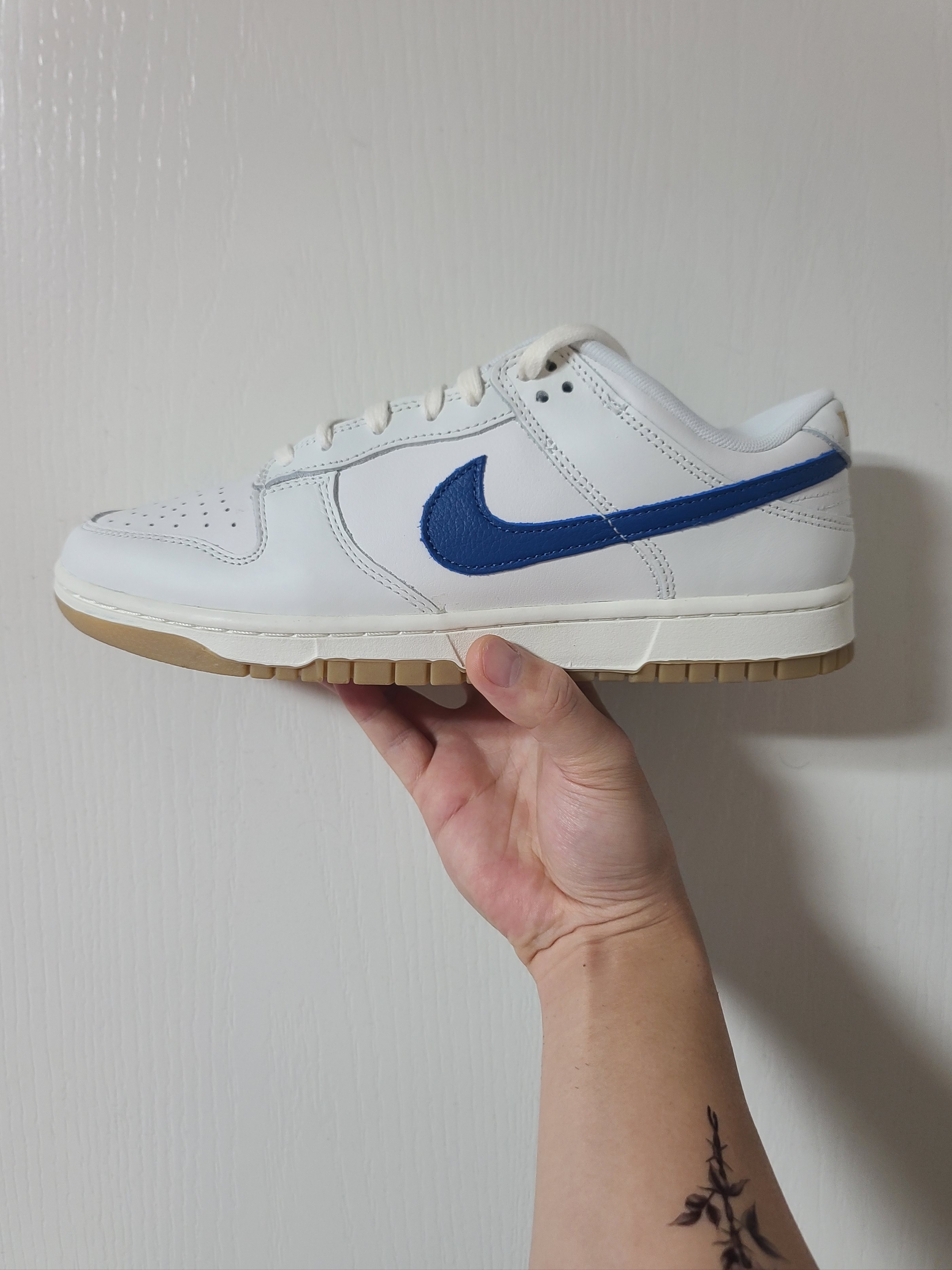 Nike Dunk Low SE Sail Dark Marina Blue 착용 스타일 - 1