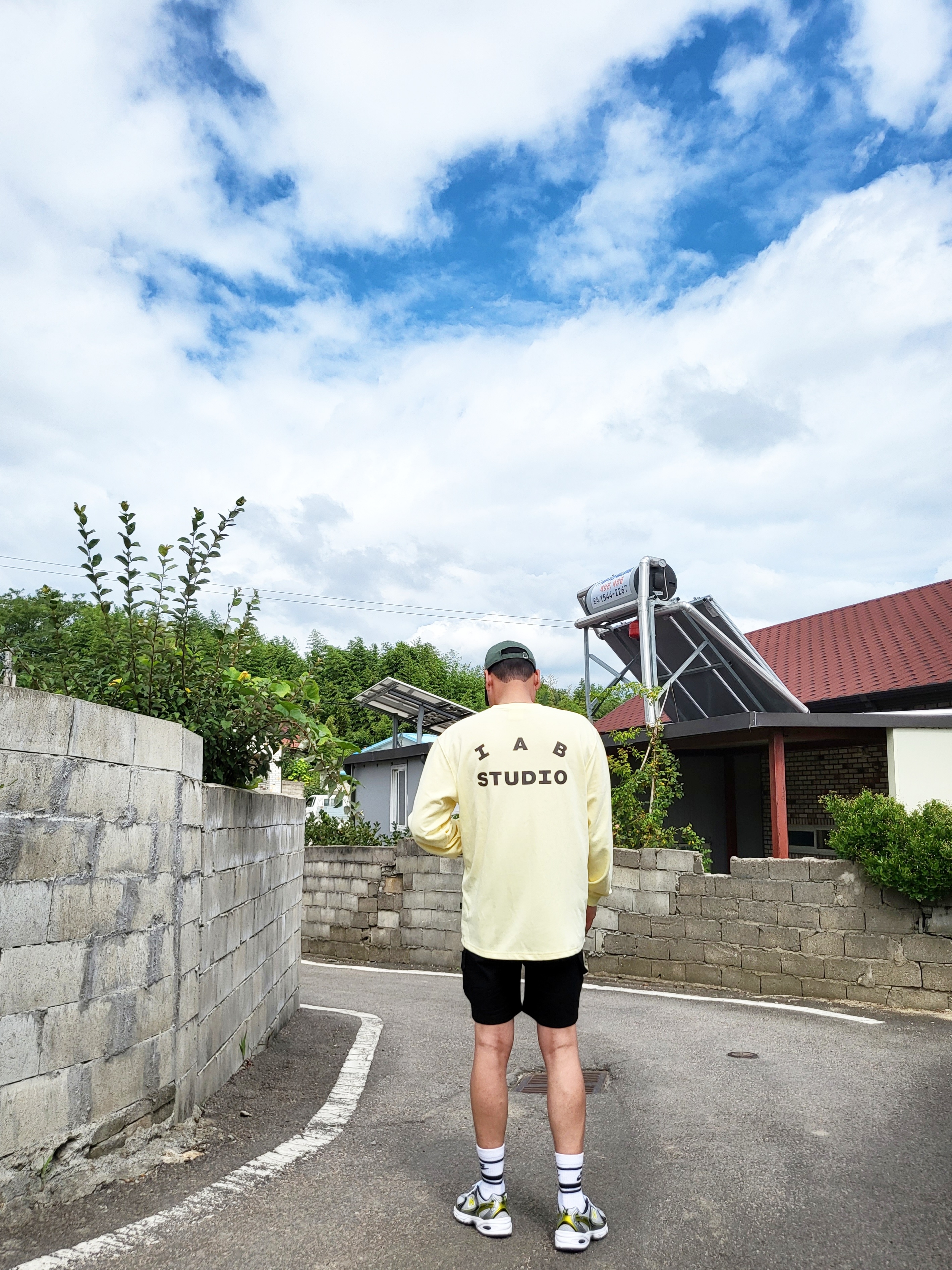 IAB Studio Long Sleeve Lemon 착용 스타일 - 2