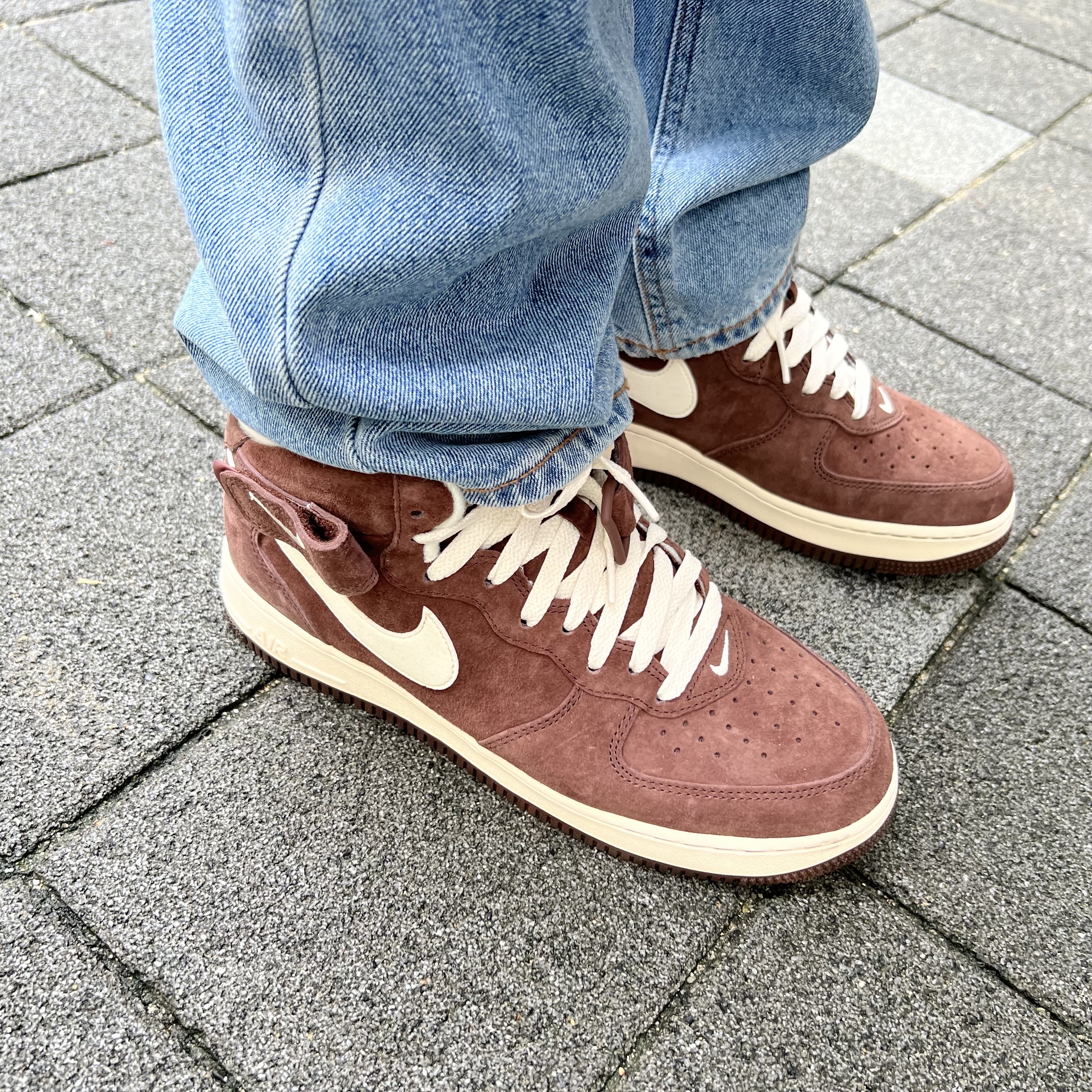 Nike Air Force 1 Mid '07 QS Chocolate 착용 스타일 - 1