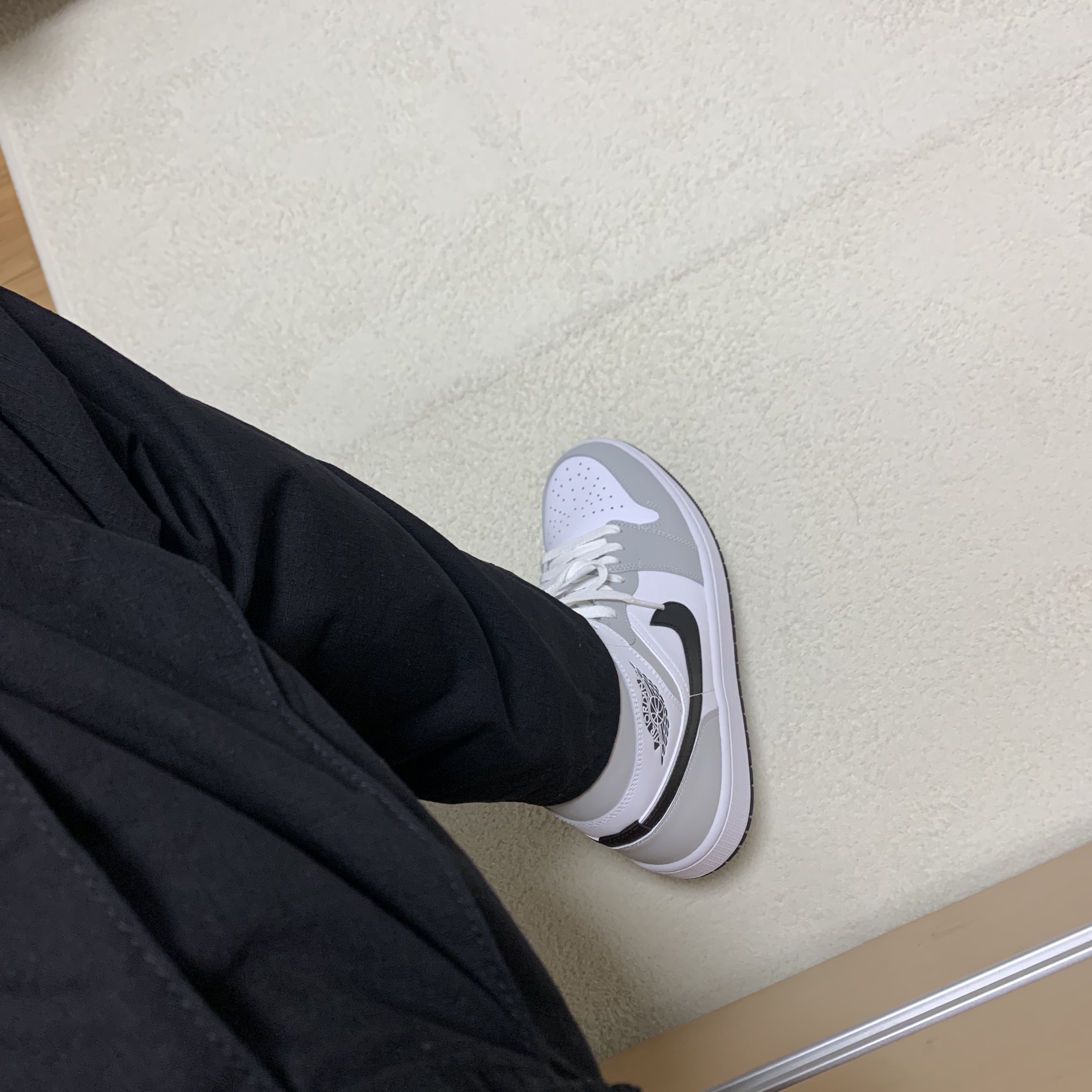 (W) Jordan 1 Mid Grey Fog 착용 스타일 - 2