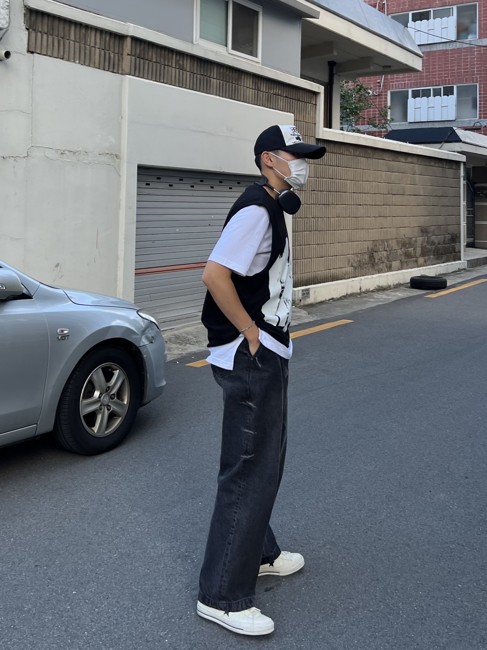 Converse One Star Ox HanByeol Egret, Apple AirPods Max Lightning Space Gray (Korean Ver.) 착용 스타일