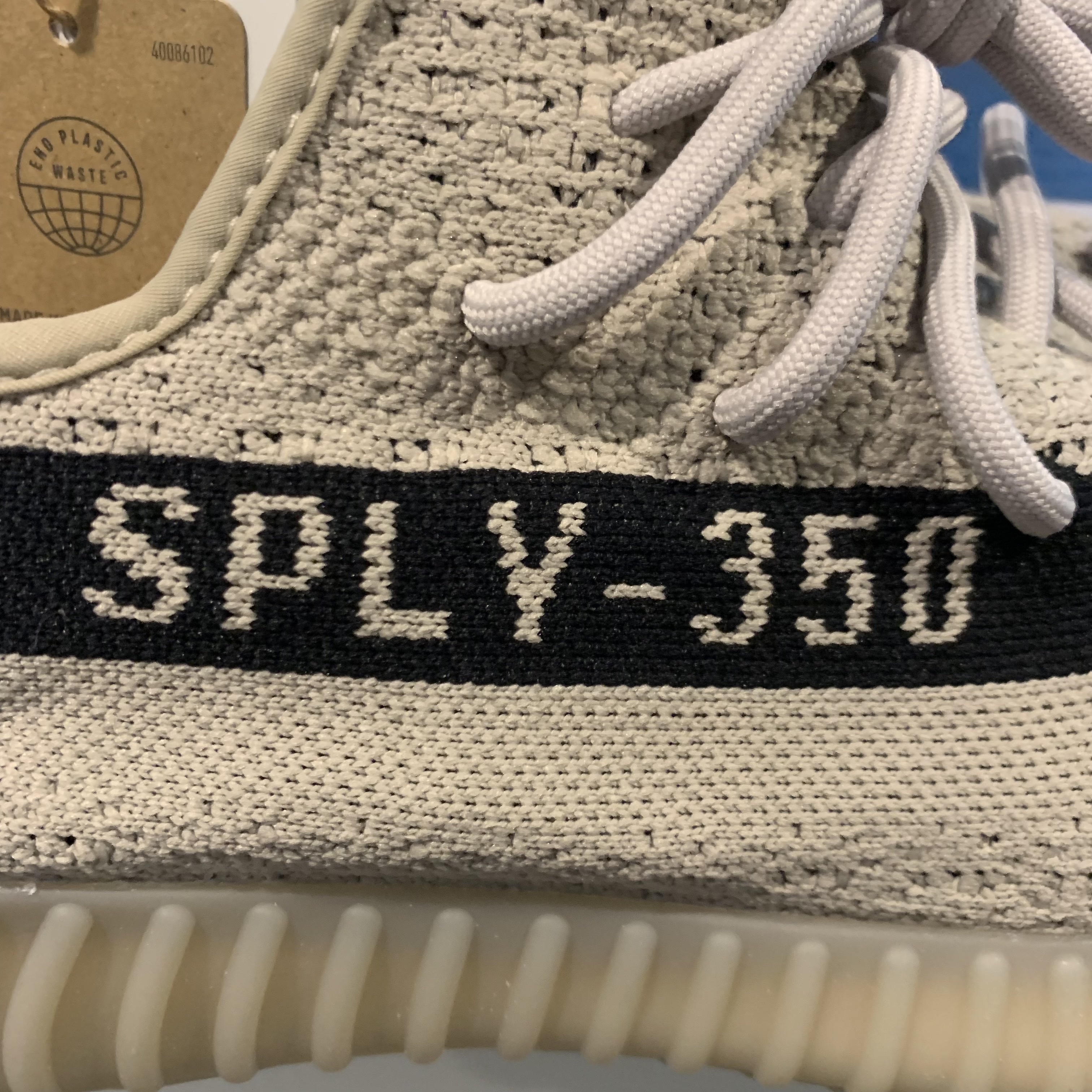 Adidas Yeezy Boost 350 V2 Slate Core Black 2022/2023 착용 스타일 - 1