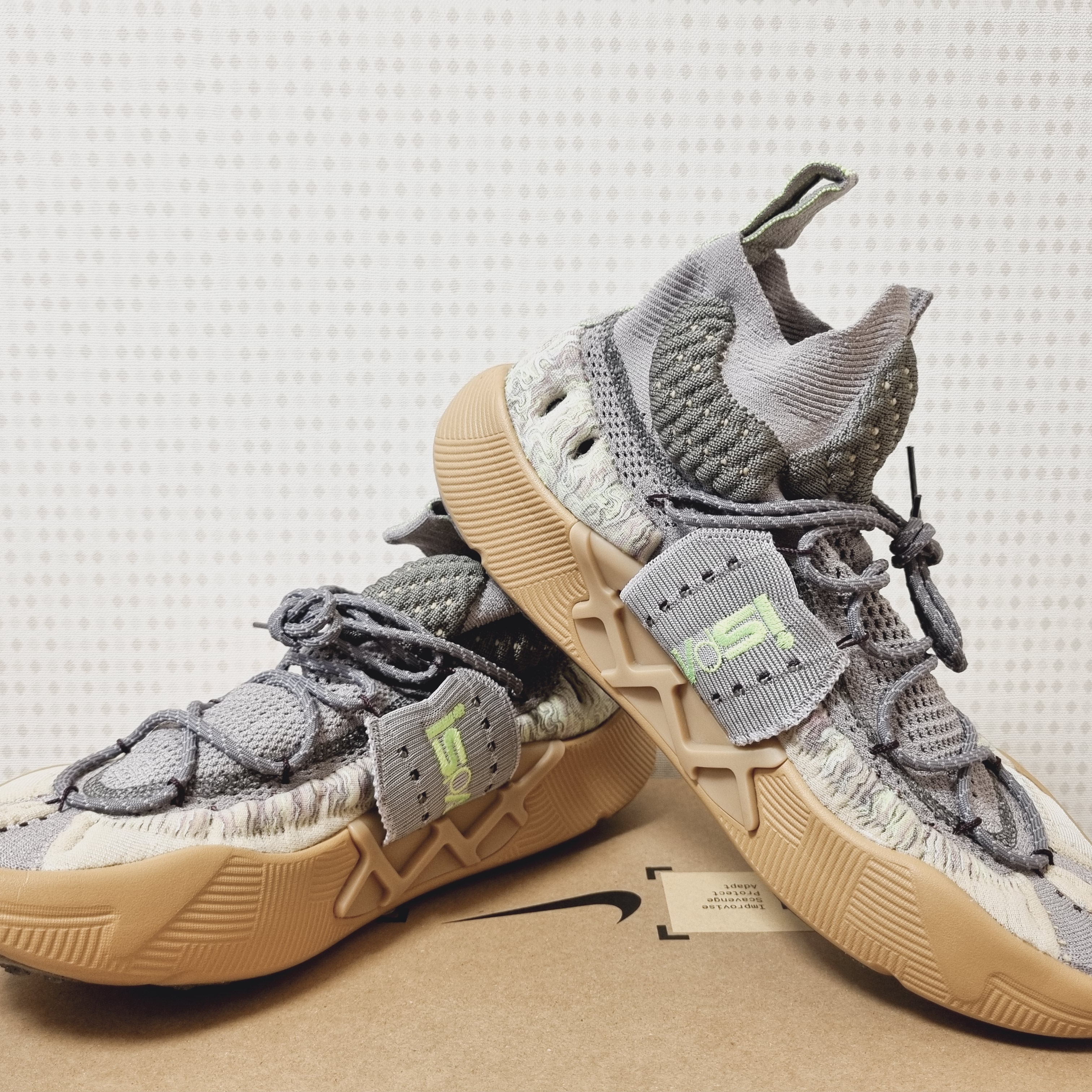 Nike ISPA Sense Flyknit Enigma Stone and Seafoam 착용 스타일 - 2
