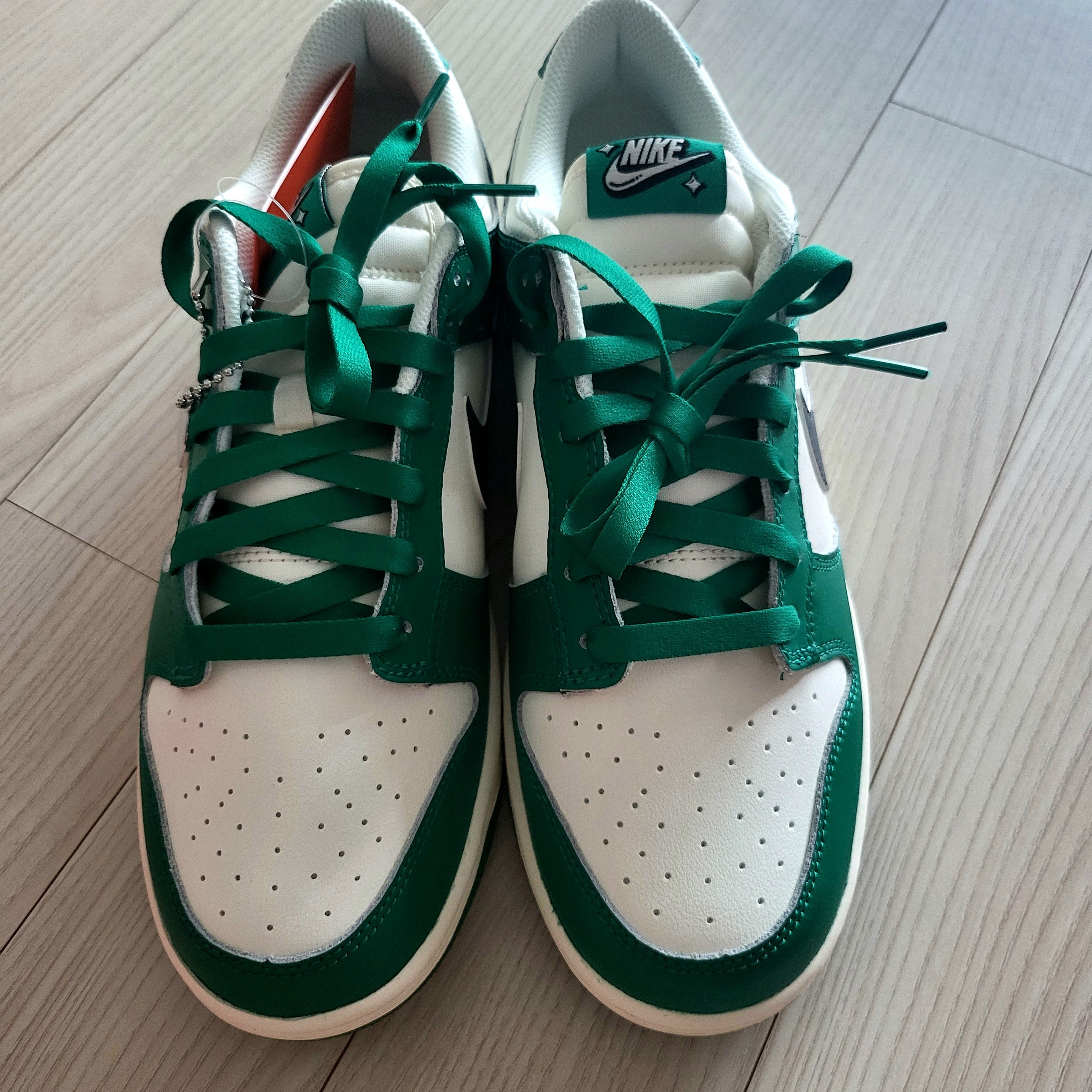 Nike Dunk Low Retro SE Jackpot Malachite 착용 스타일 - 3