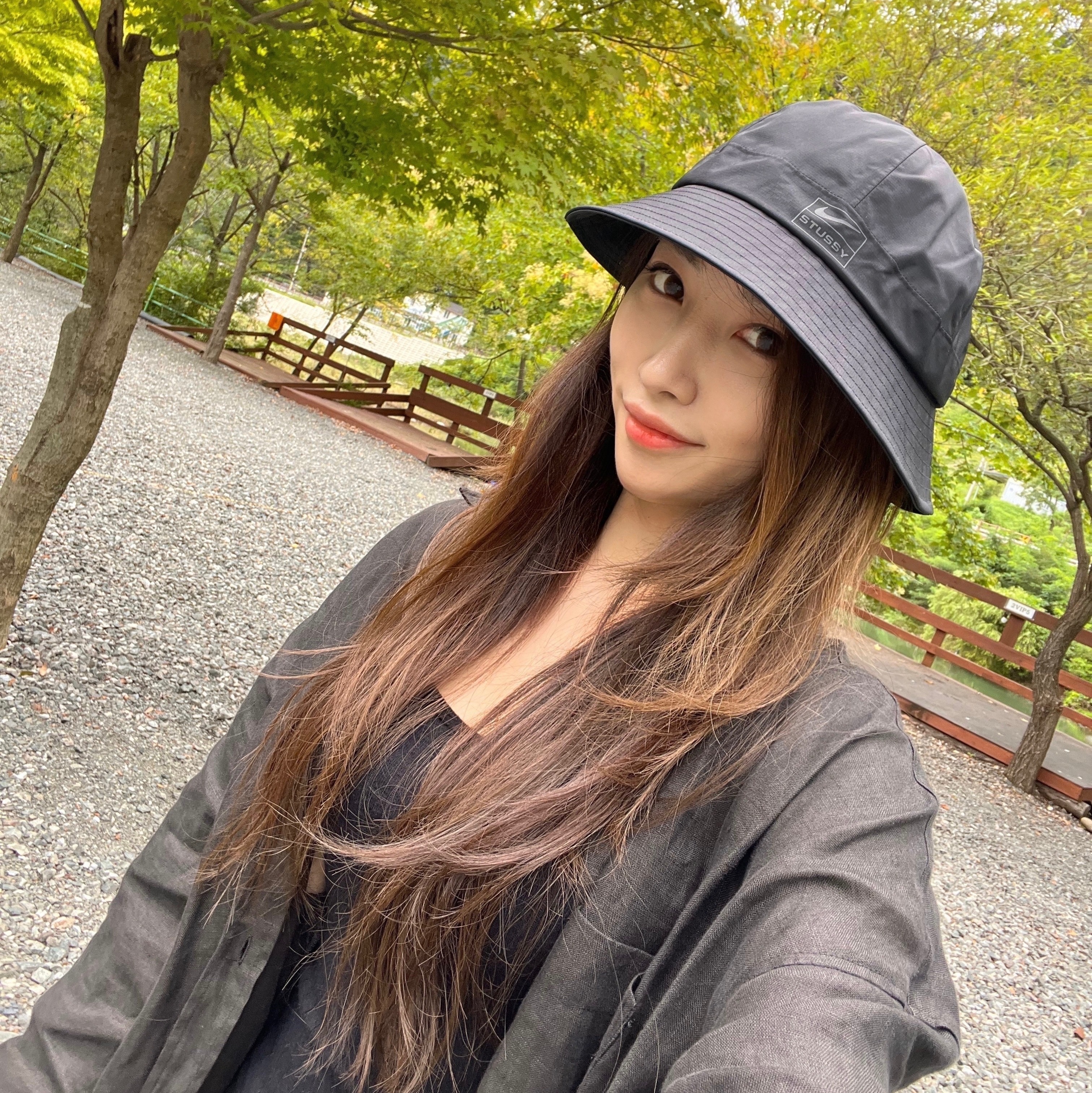 Nike x Stussy NRG FL Storm-Fit Bucket Hat Black 착용 스타일 - 2