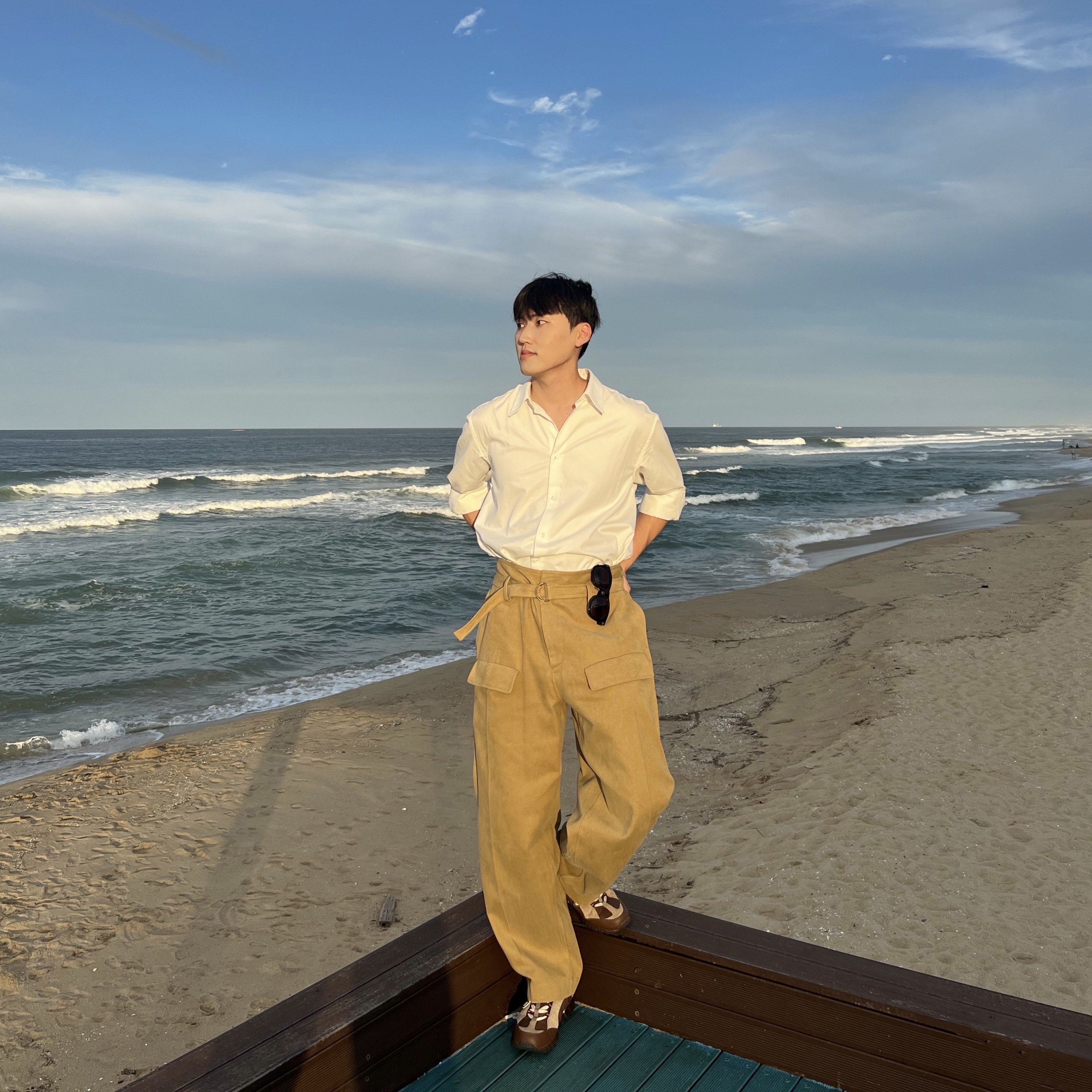 Nike x Jacquemus Air Humara LX Ale Brown and Gold 착용 스타일 - 1