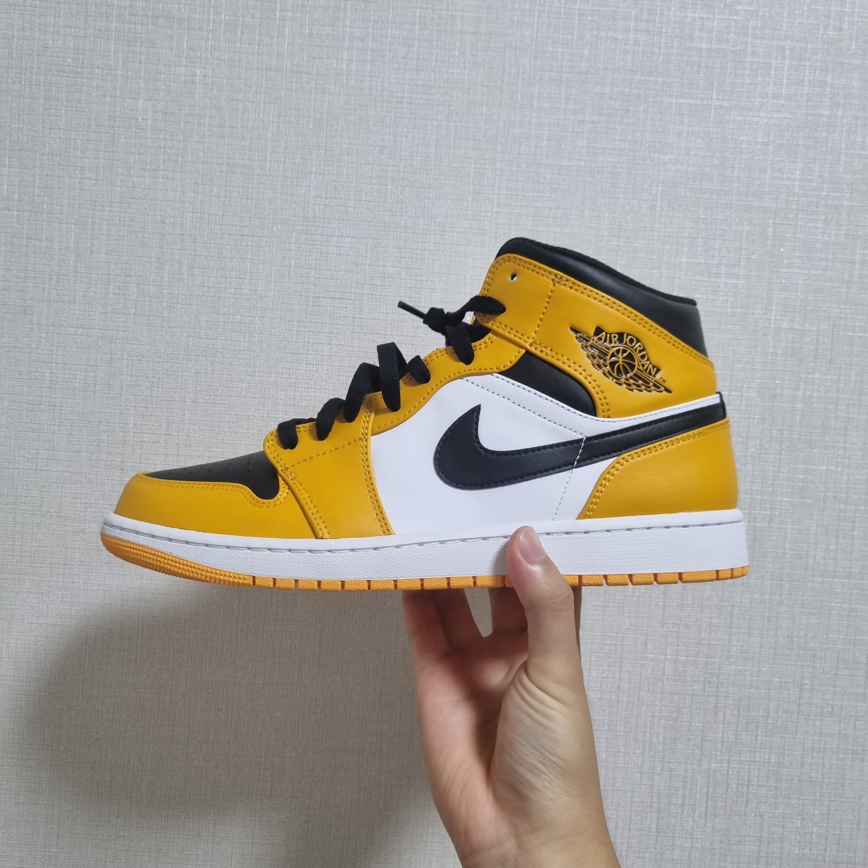 Jordan 1 Mid Taxi 착용 스타일 - 2