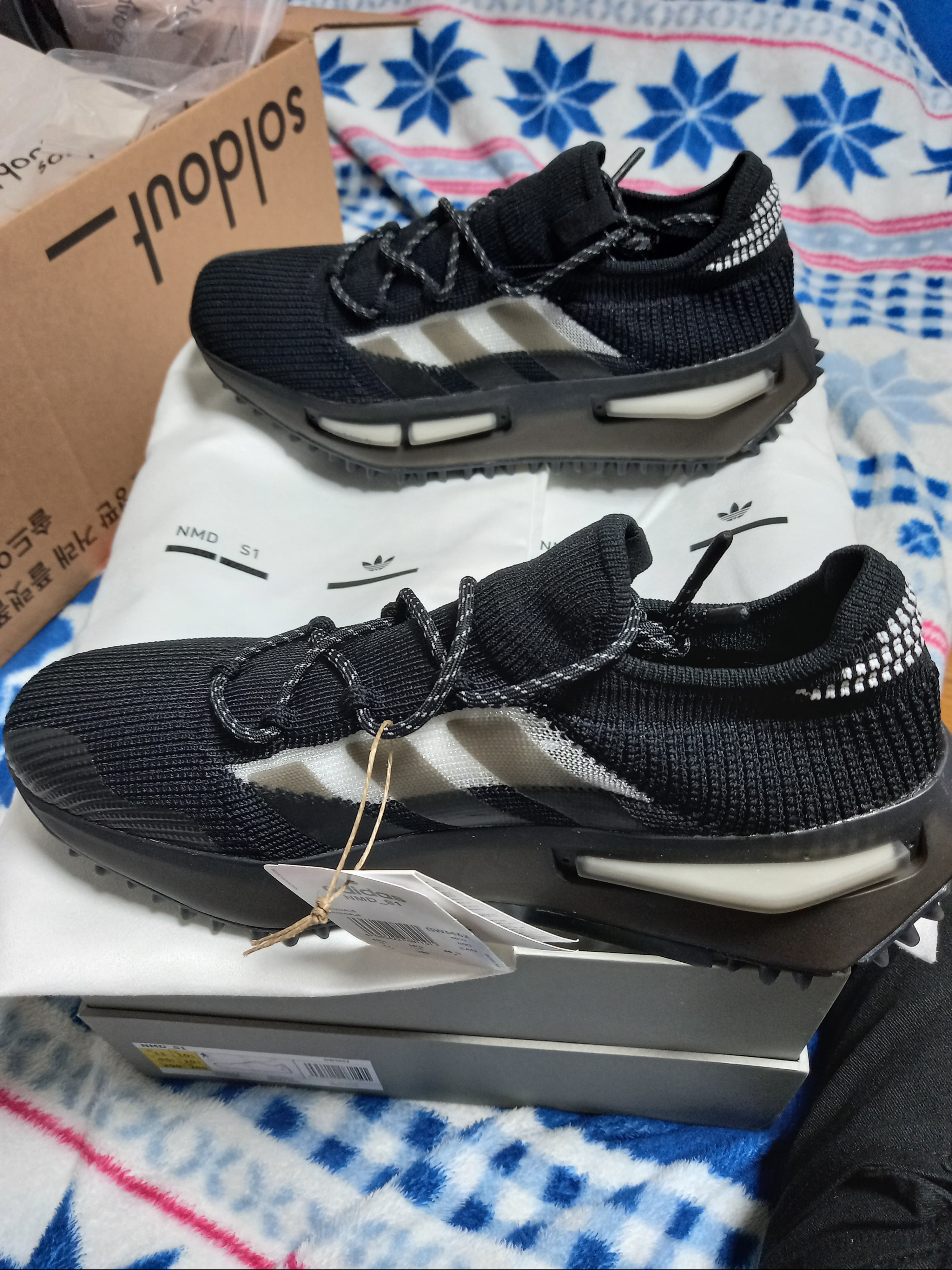 Adidas NMD S1 Core Black 착용 스타일