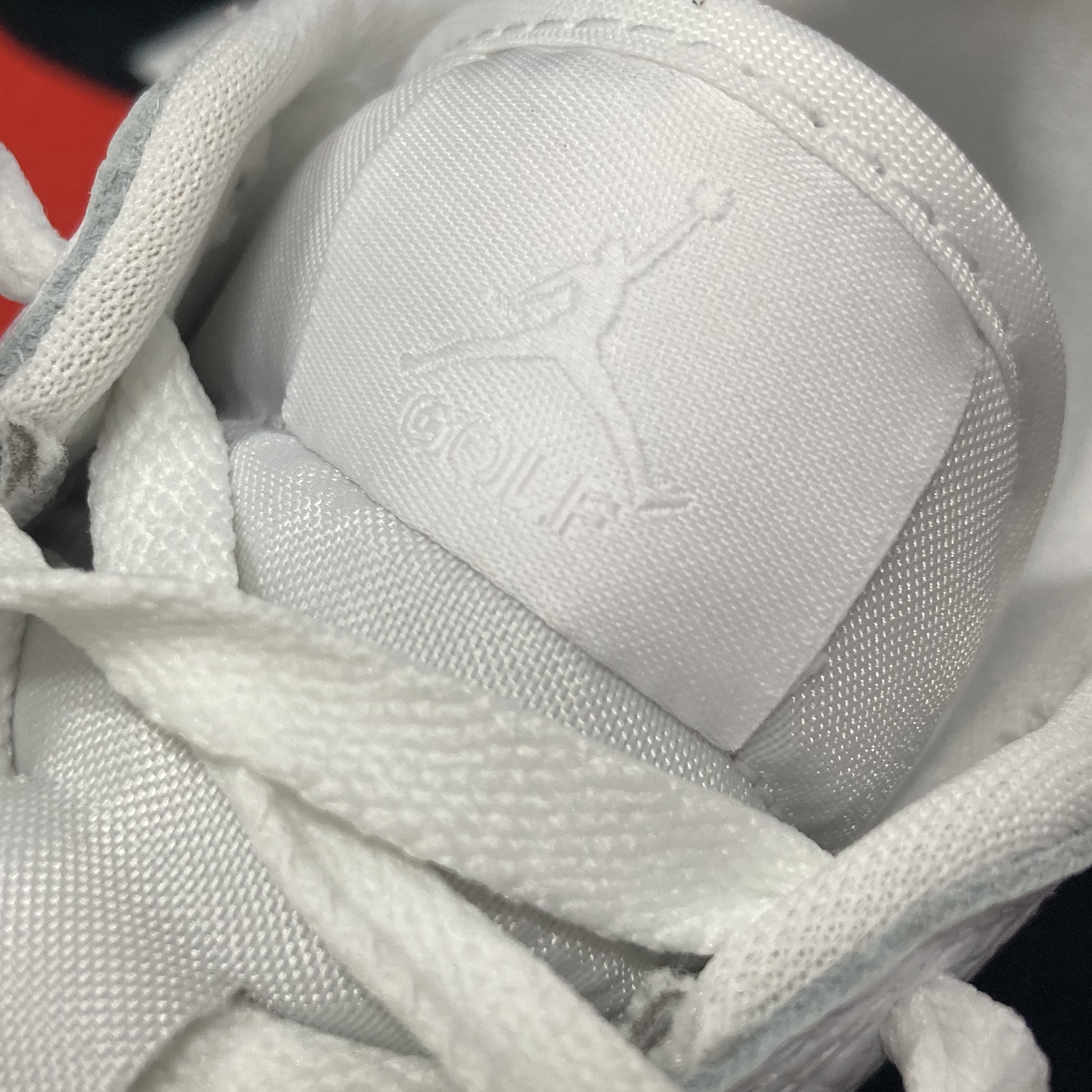 Jordan 1 Low Golf Triple White 착용 스타일 - 1