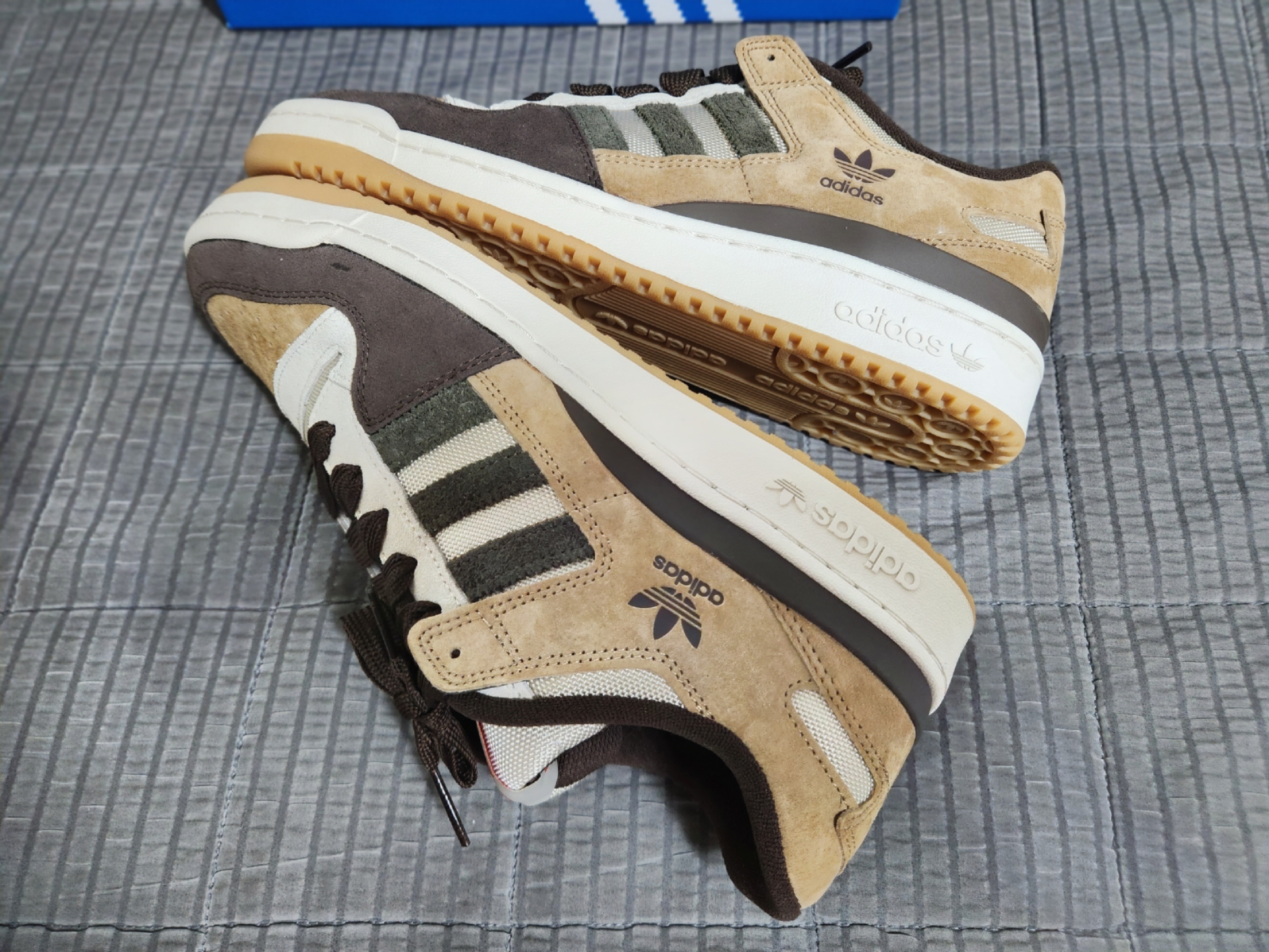 Adidas OG Forum 84 Low Alumina Branch 착용 스타일 - 4