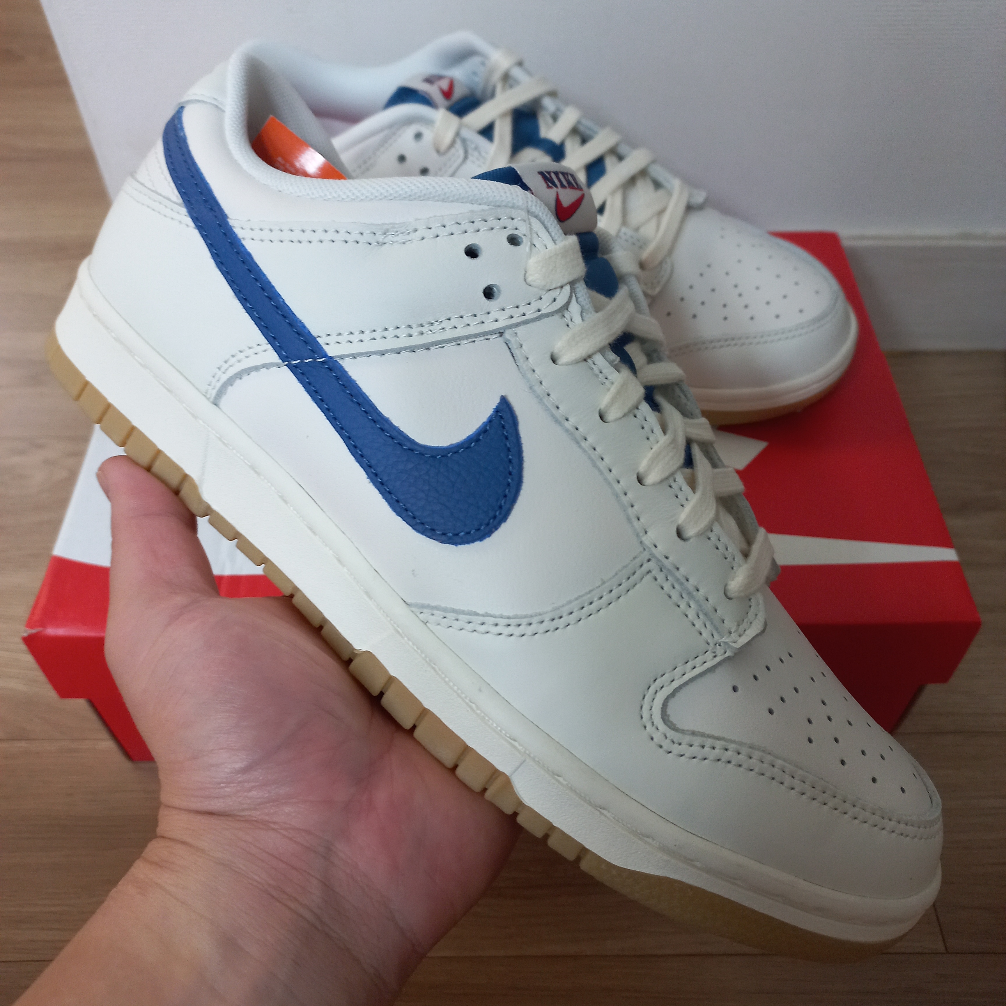 Nike Dunk Low SE Sail Dark Marina Blue 착용 스타일 - 1