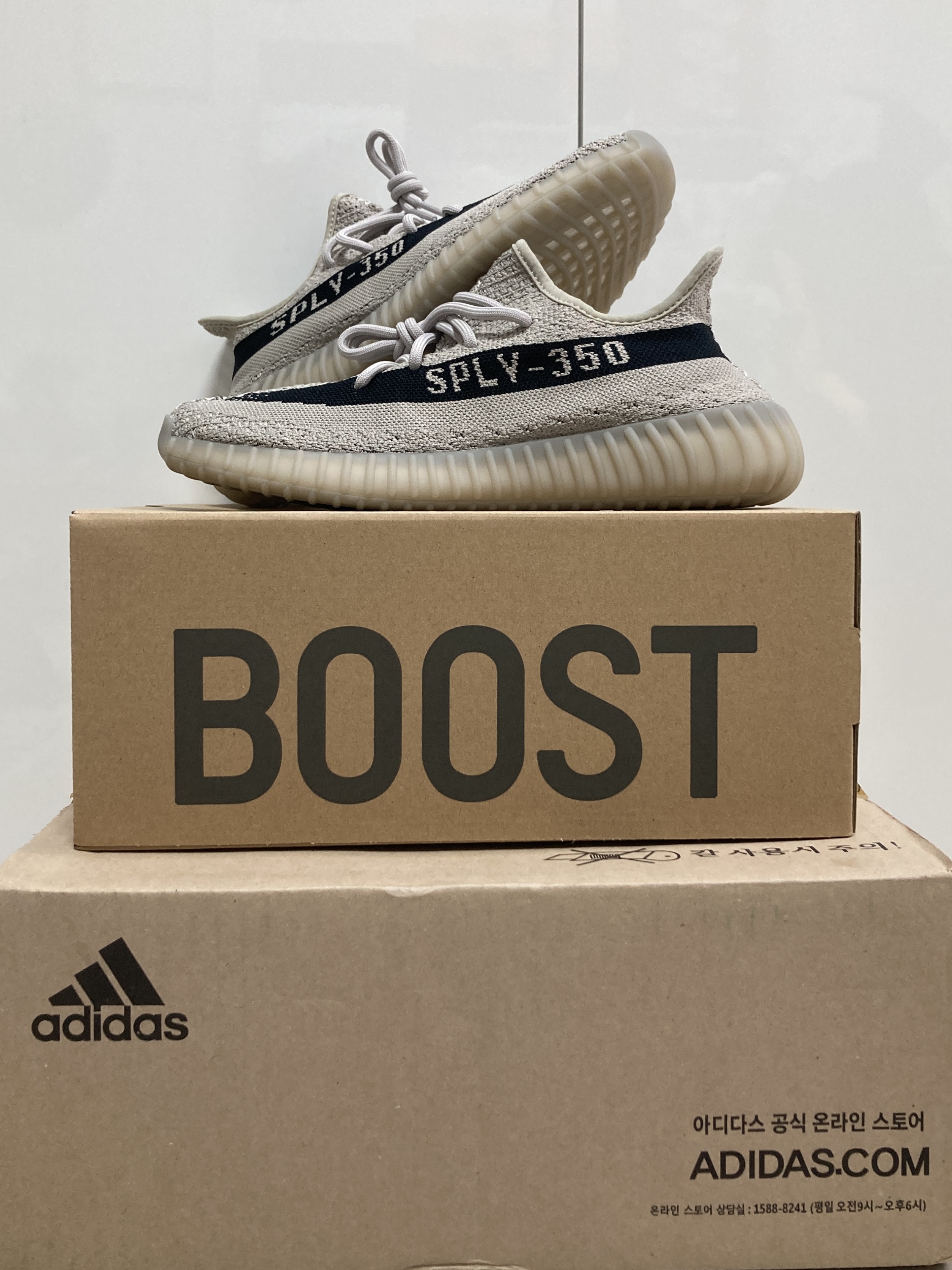 Adidas Yeezy Boost 350 V2 Slate Core Black 2022/2023 착용 스타일