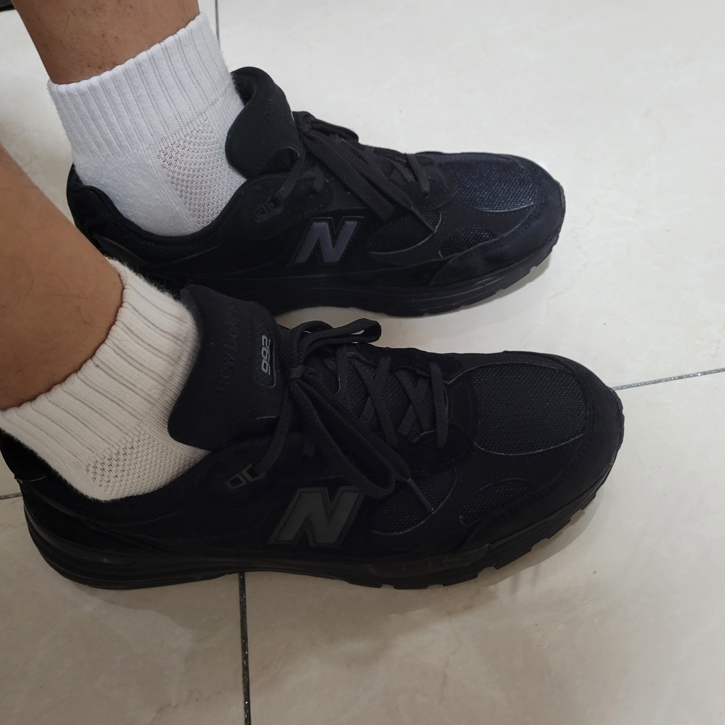 New Balance 992 Made in USA Grey - D Standard, Golden Goose Dad-Star Sneakers White Silver 착용 스타일 - 4