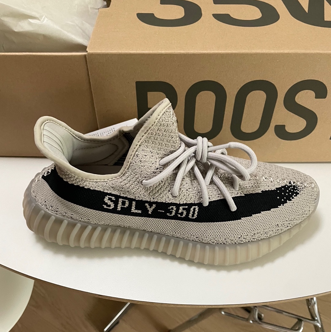 Adidas Yeezy Boost 350 V2 Slate Core Black 2022/2023 착용 스타일 - 2