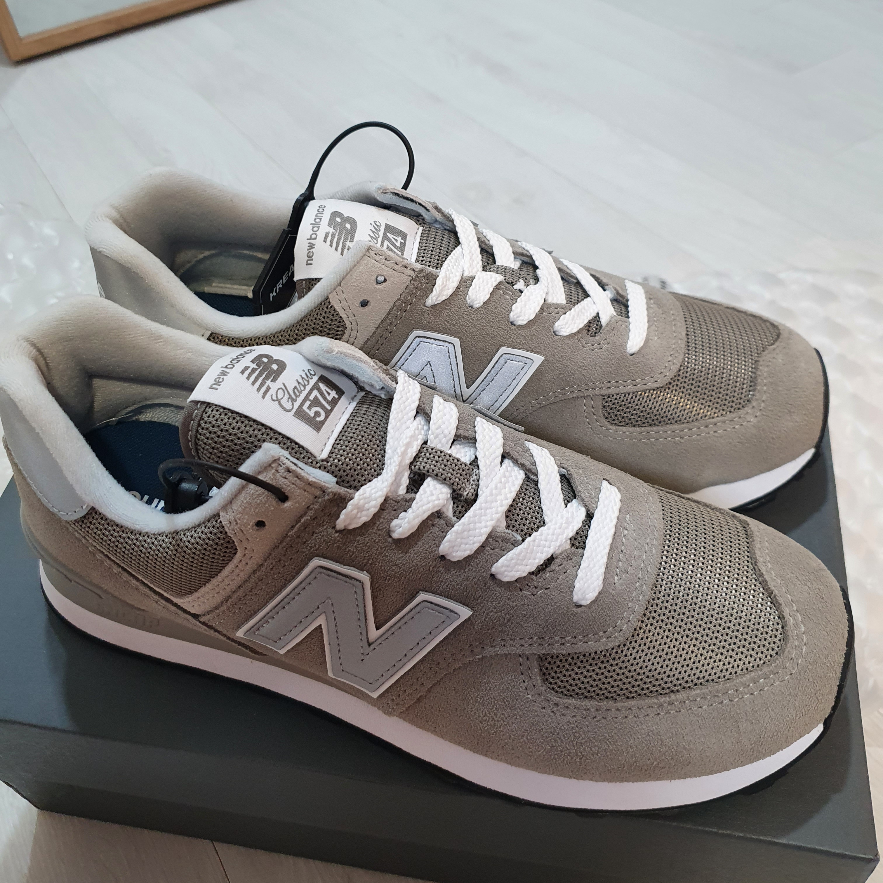 New Balance 574 Grey - D Standard 착용 스타일