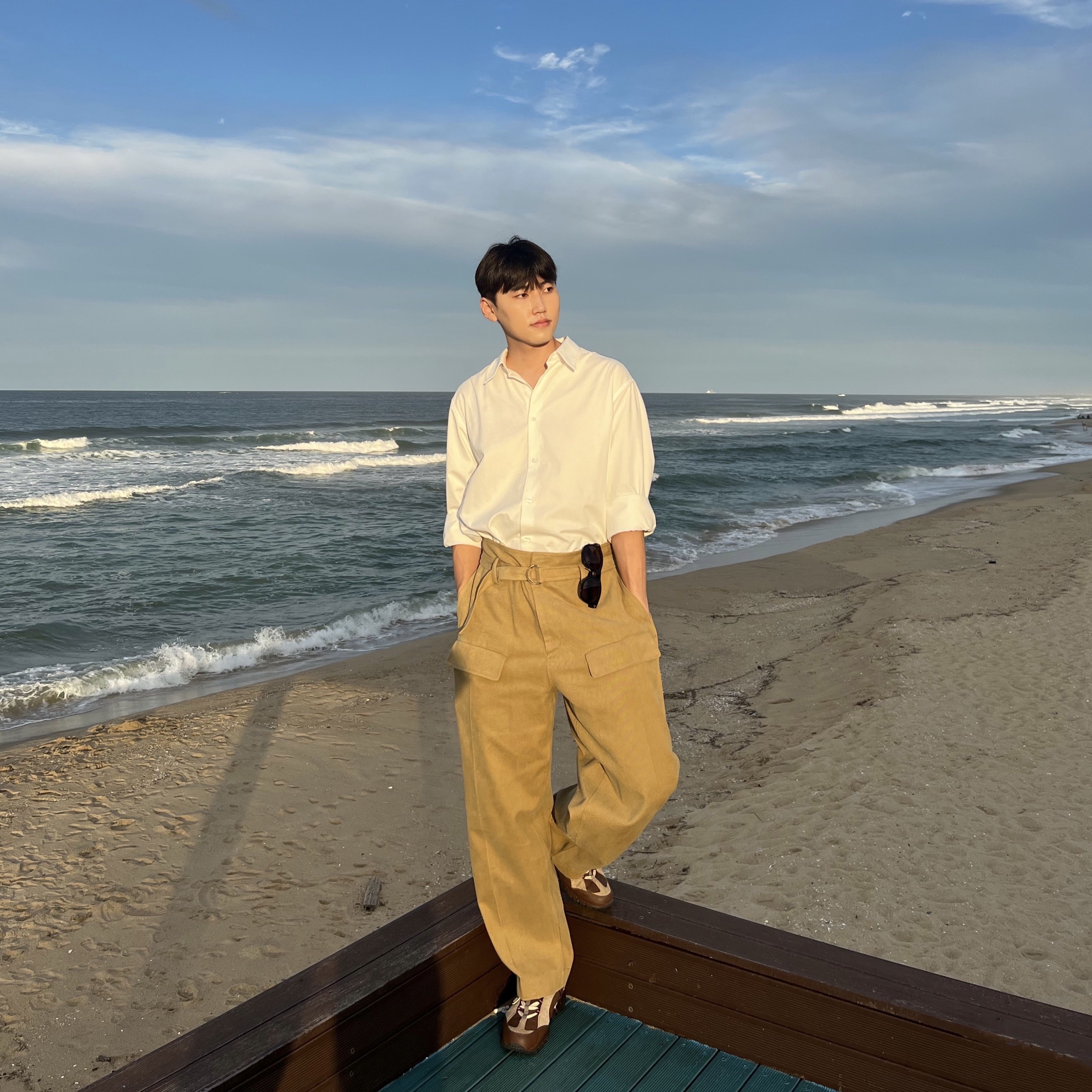 Nike x Jacquemus Air Humara LX Ale Brown and Gold 착용 스타일 - 2