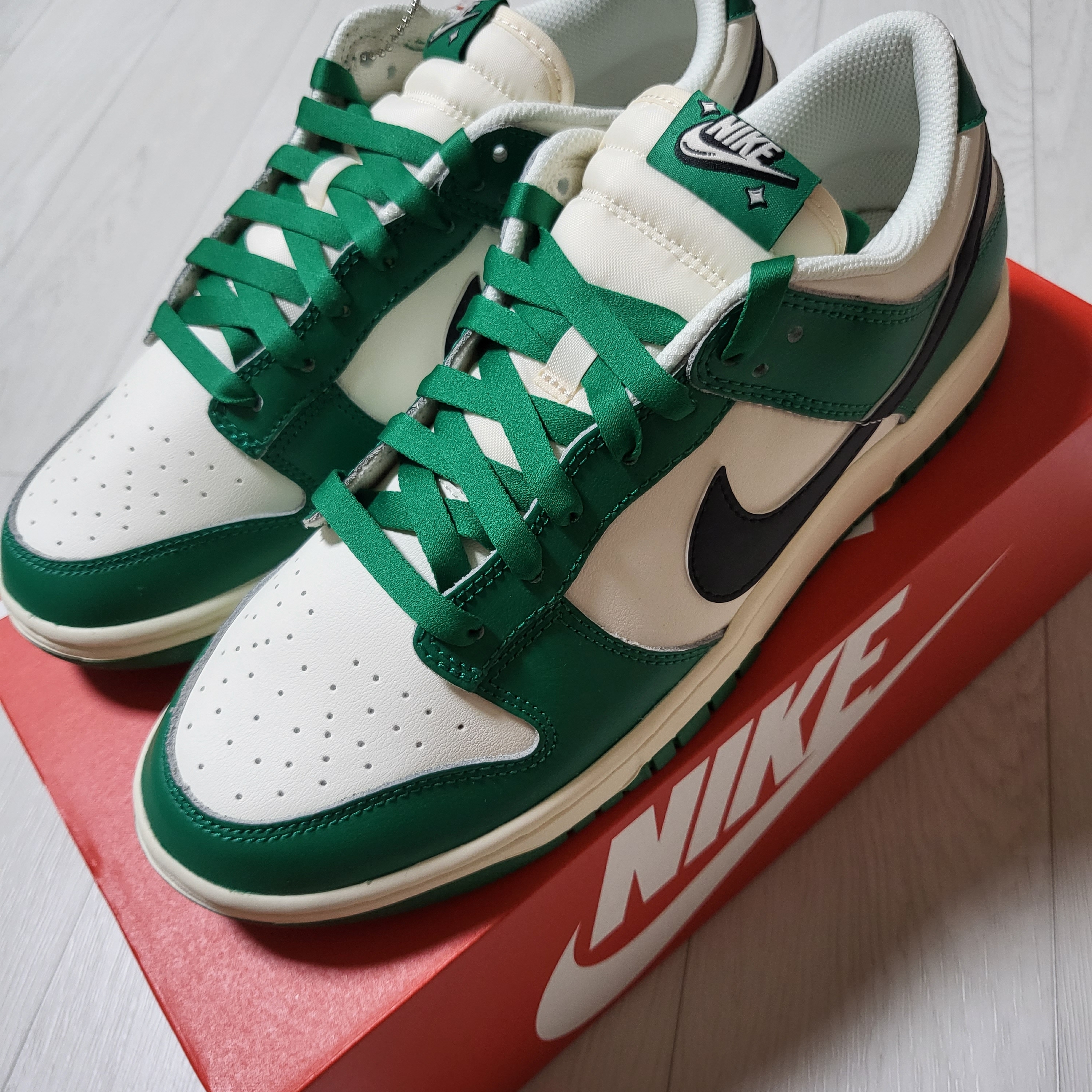Nike Dunk Low Retro SE Jackpot Malachite 착용 스타일 - 1