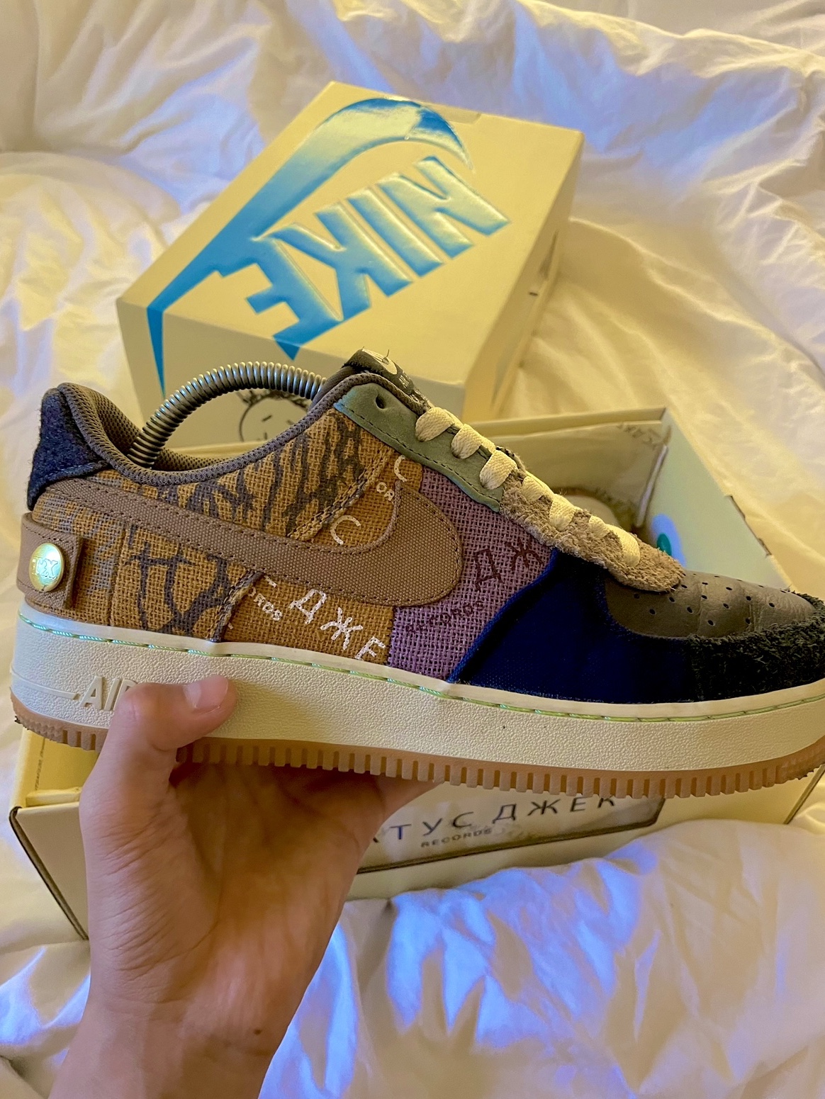Nike x Travis Scott Air Force 1 Low Cactus Jack 착용 스타일 - 2