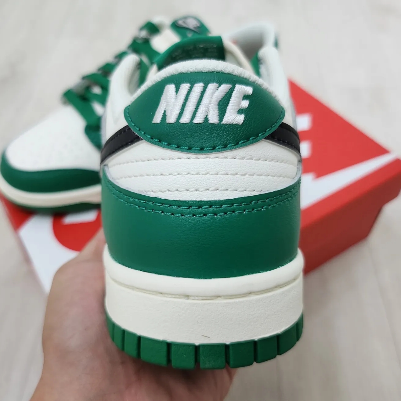 Nike Dunk Low Retro SE Jackpot Malachite 착용 스타일 - 3