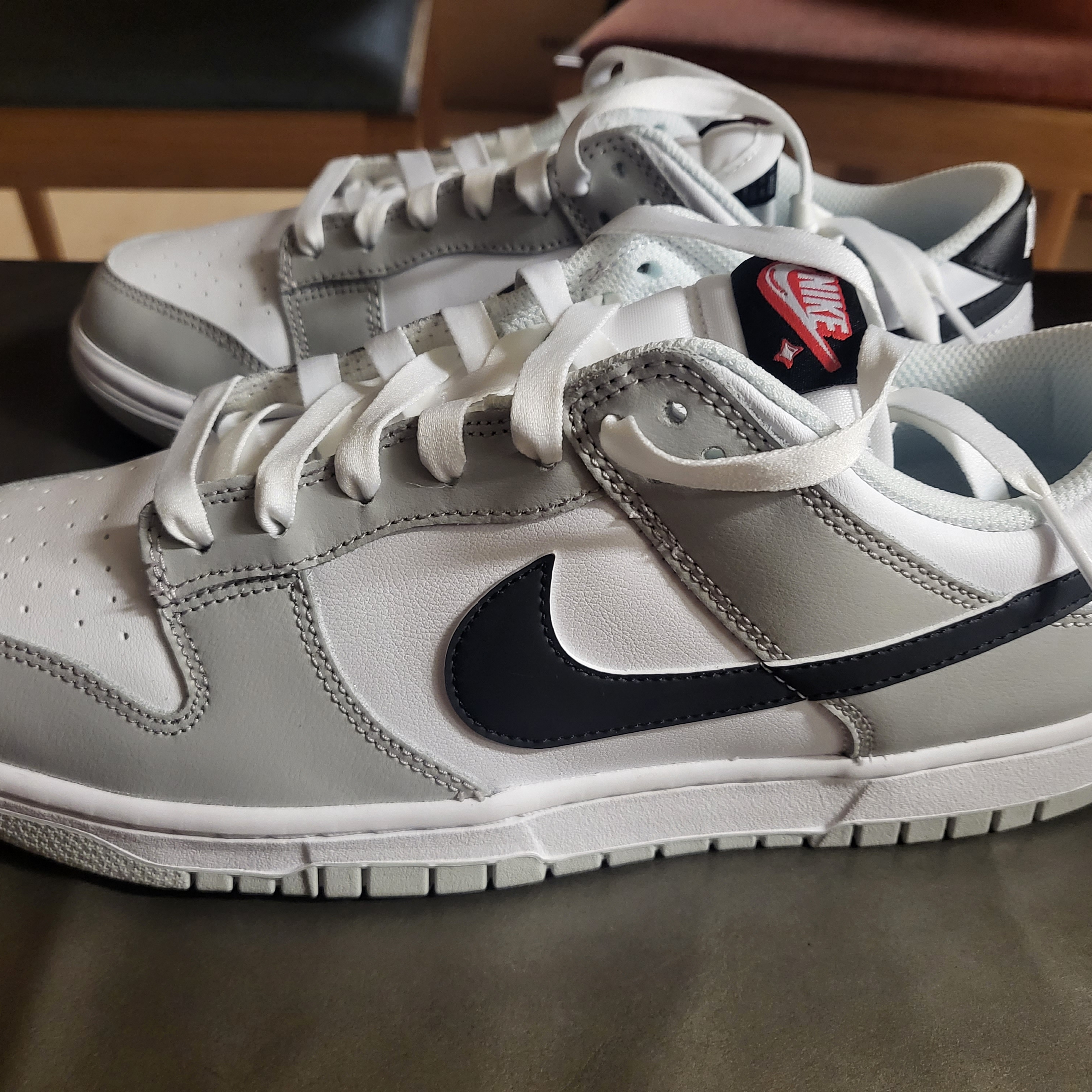 Nike Dunk Low Retro SE Jackpot Grey Fog, Nike Dunk Low SE Sail Dark Marina Blue 착용 스타일 - 3