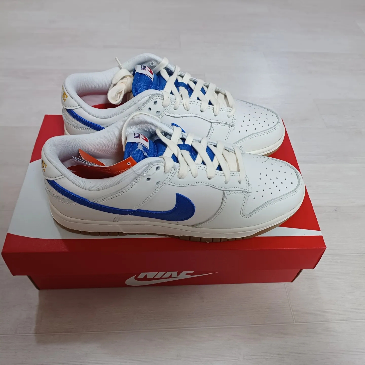 Nike Dunk Low SE Sail Dark Marina Blue 착용 스타일 - 2