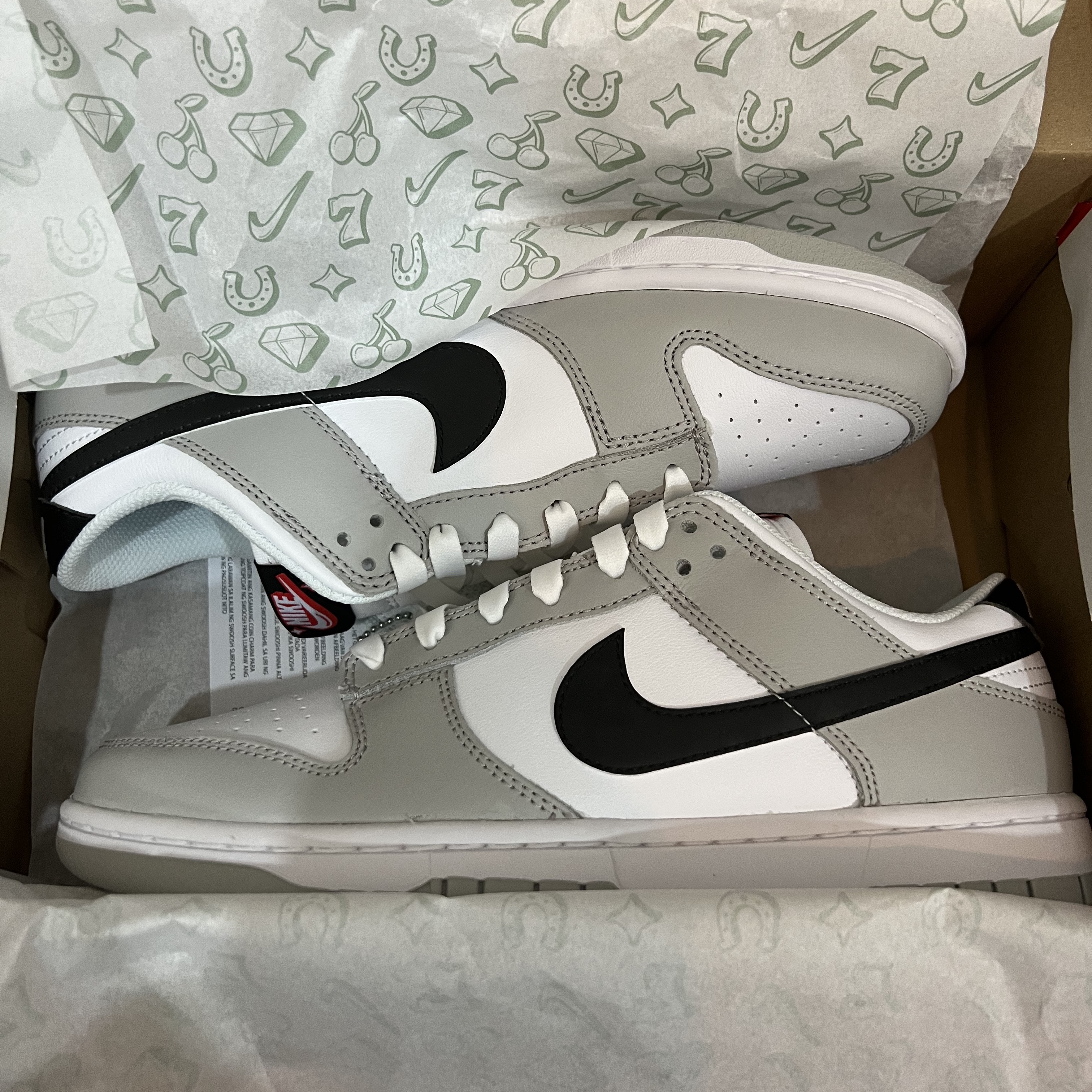 Nike Dunk Low Retro SE Jackpot Grey Fog 착용 스타일