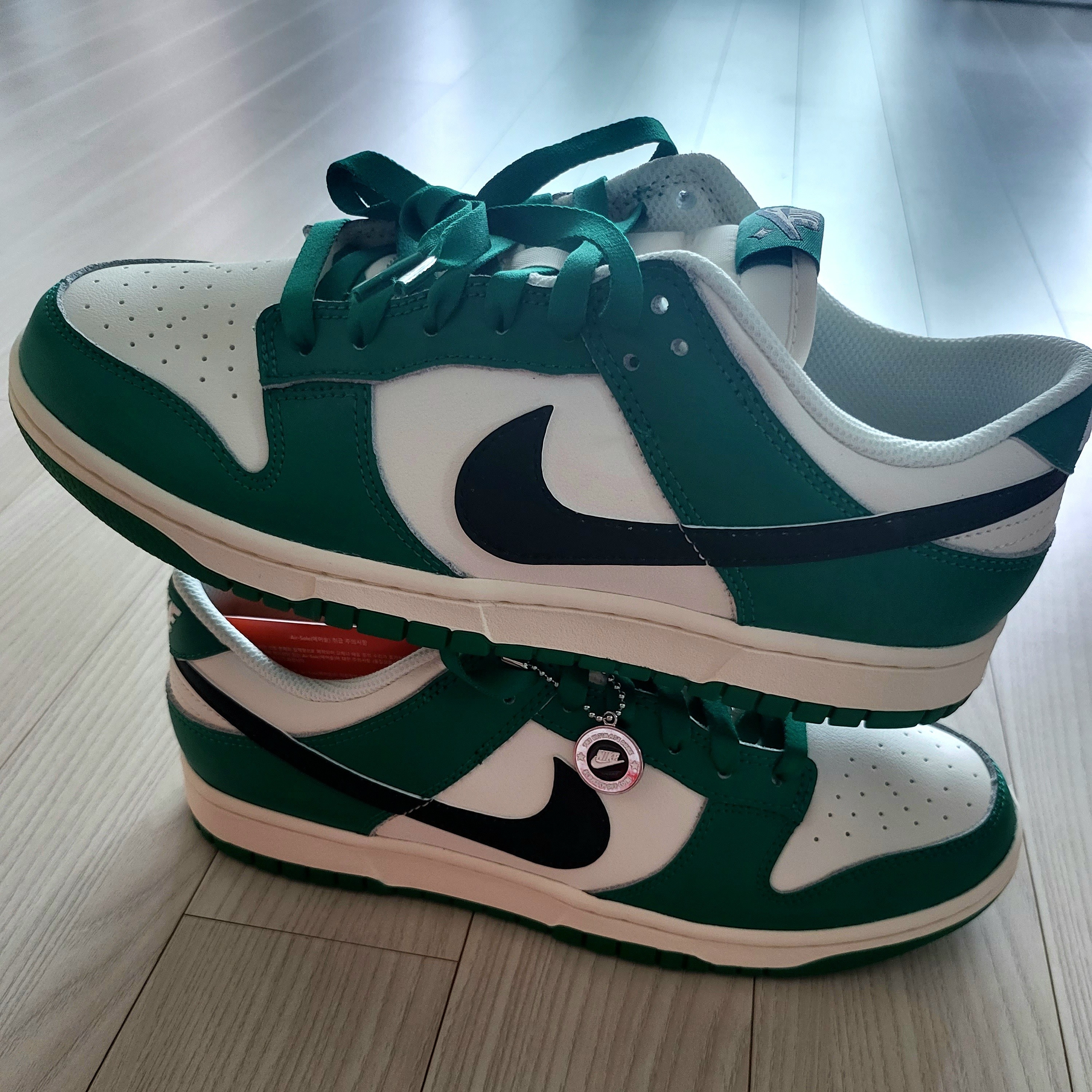 Nike Dunk Low Retro SE Jackpot Malachite 착용 스타일 - 1
