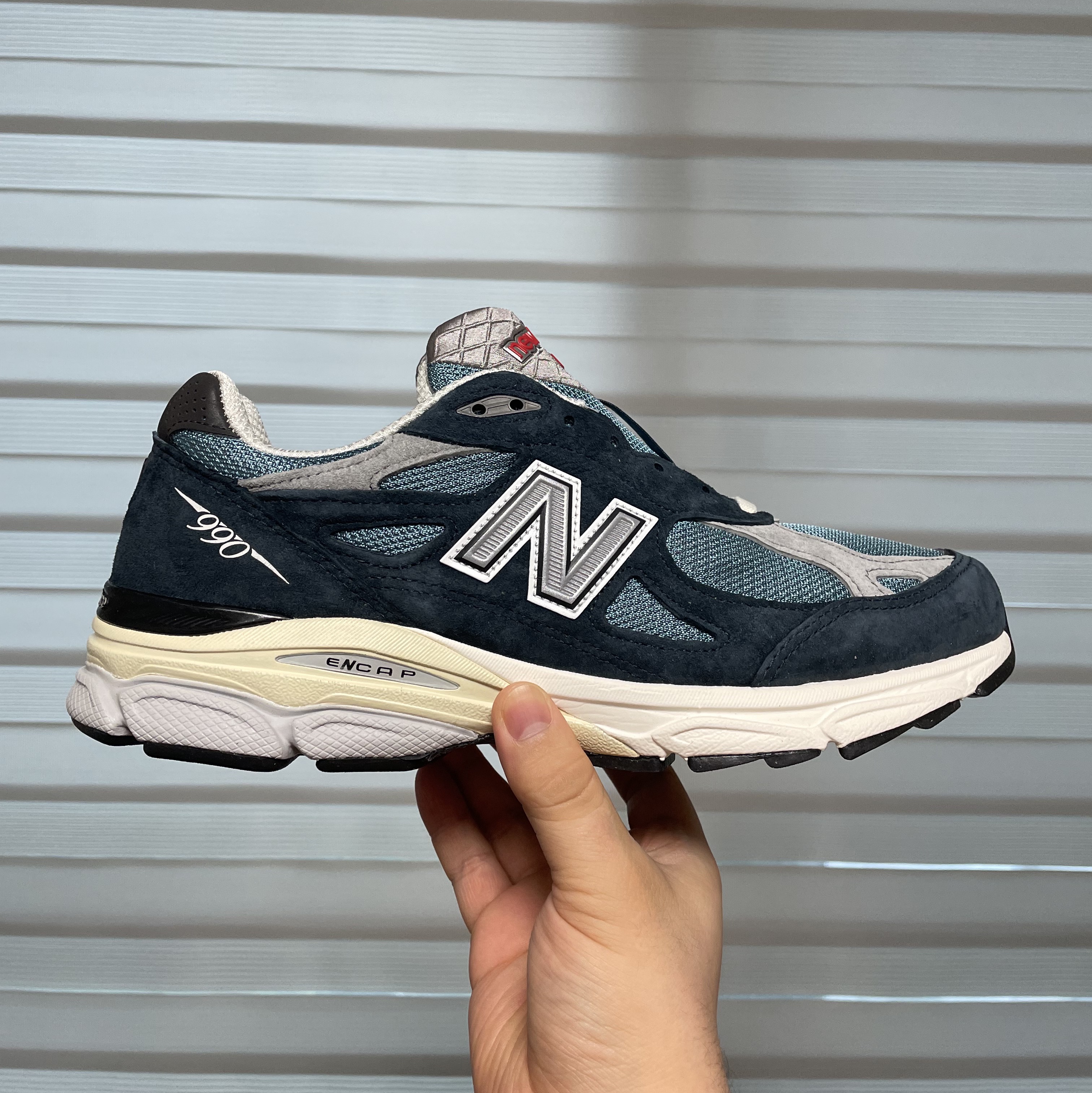 New Balance 990v3 Made in USA Navy Spring Tide 착용 스타일