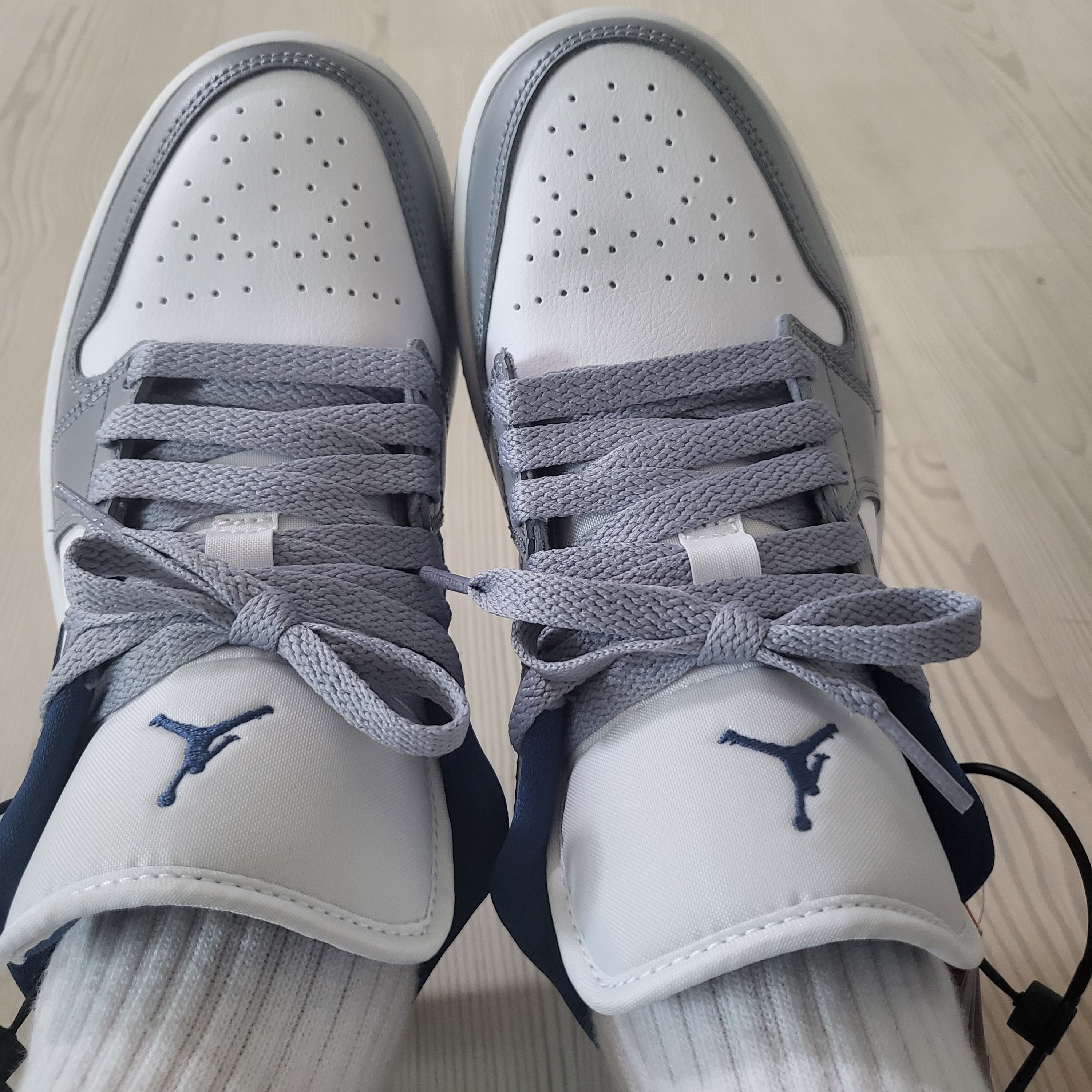 (W) Jordan 1 Low White Grey Blue 착용 스타일 - 3