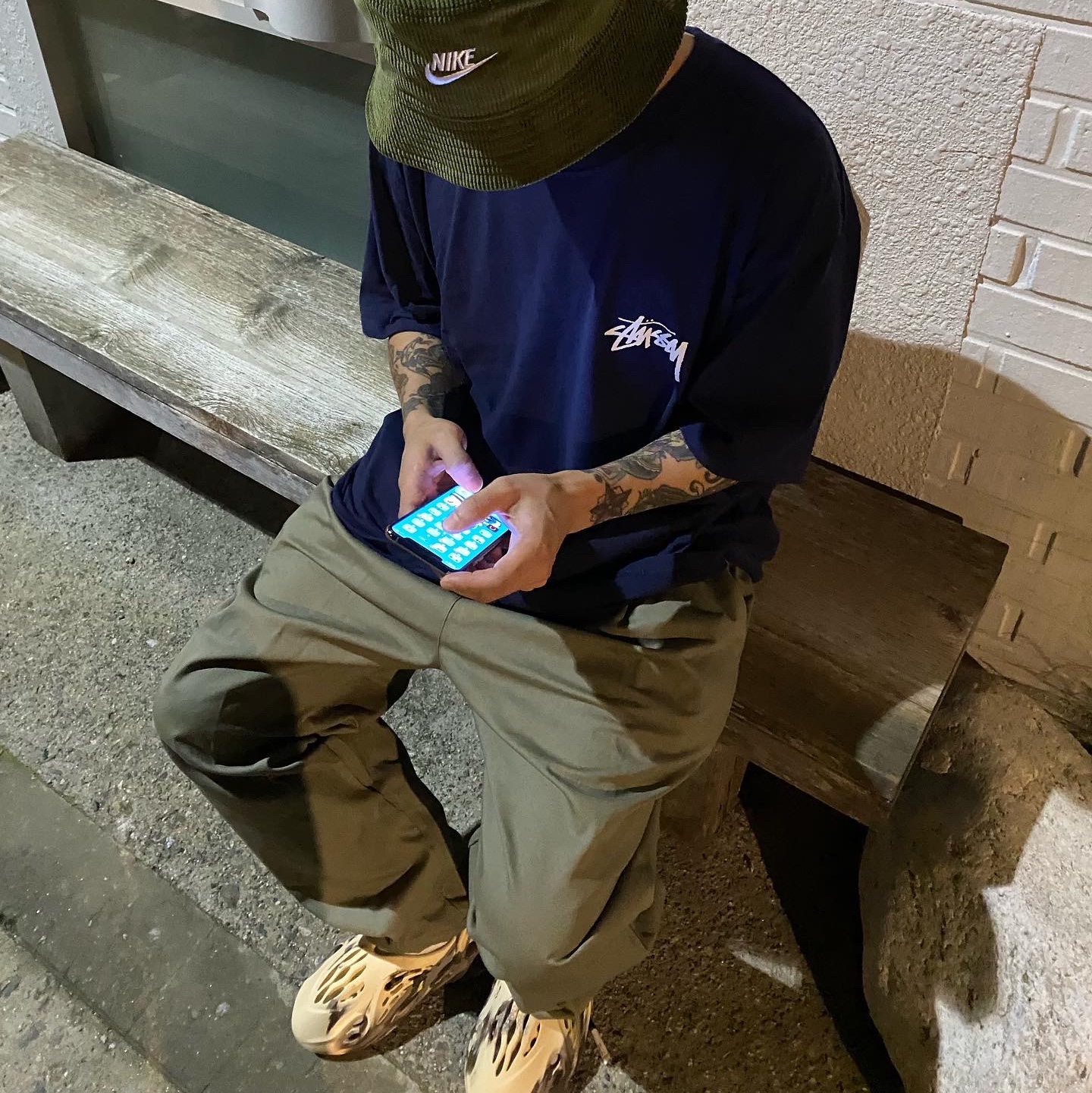 Nike Futura Corduroy Bucket Rough Green, Adidas Yeezy Foam RNNR MX Cream Clay 착용 스타일 - 1