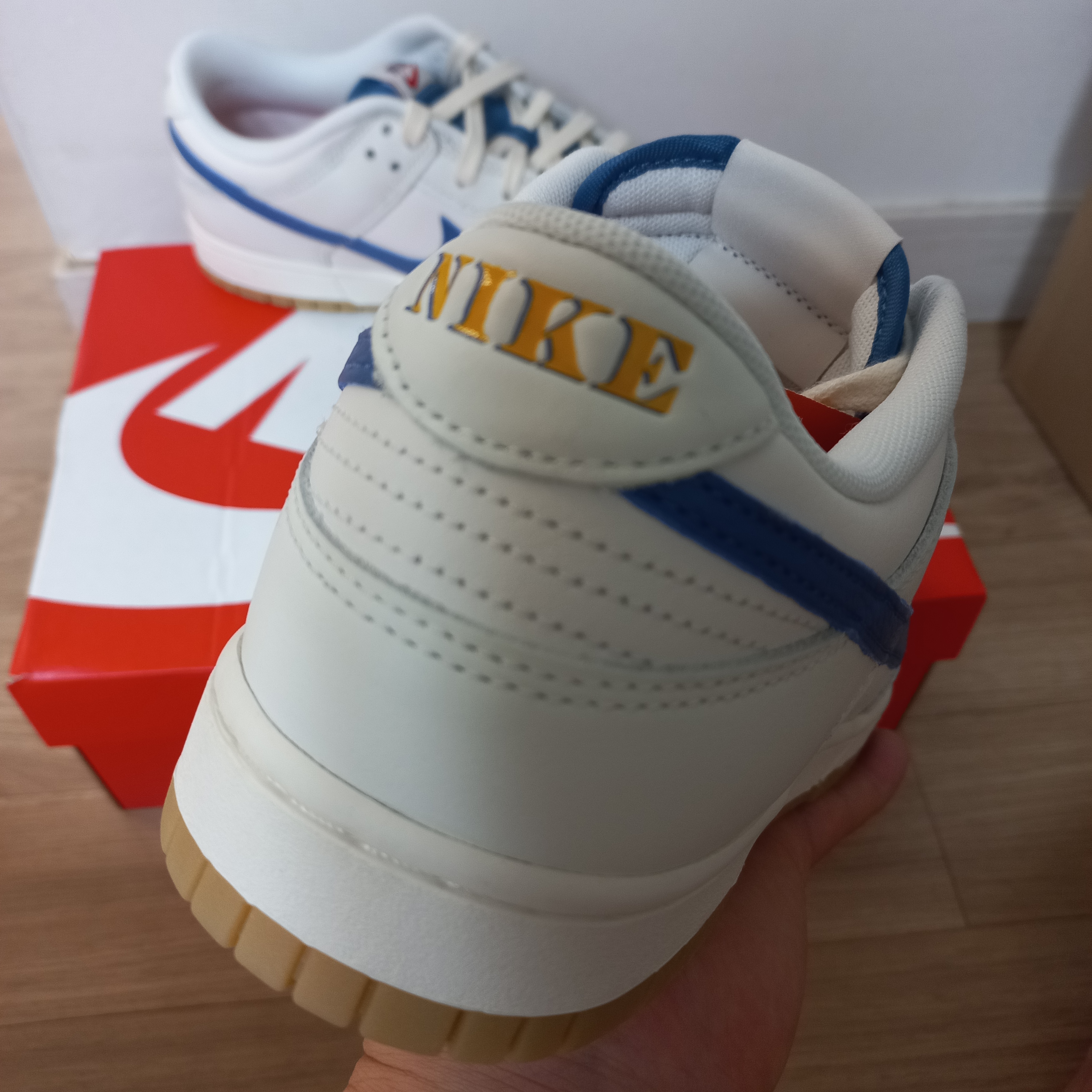 Nike Dunk Low SE Sail Dark Marina Blue 착용 스타일 - 2